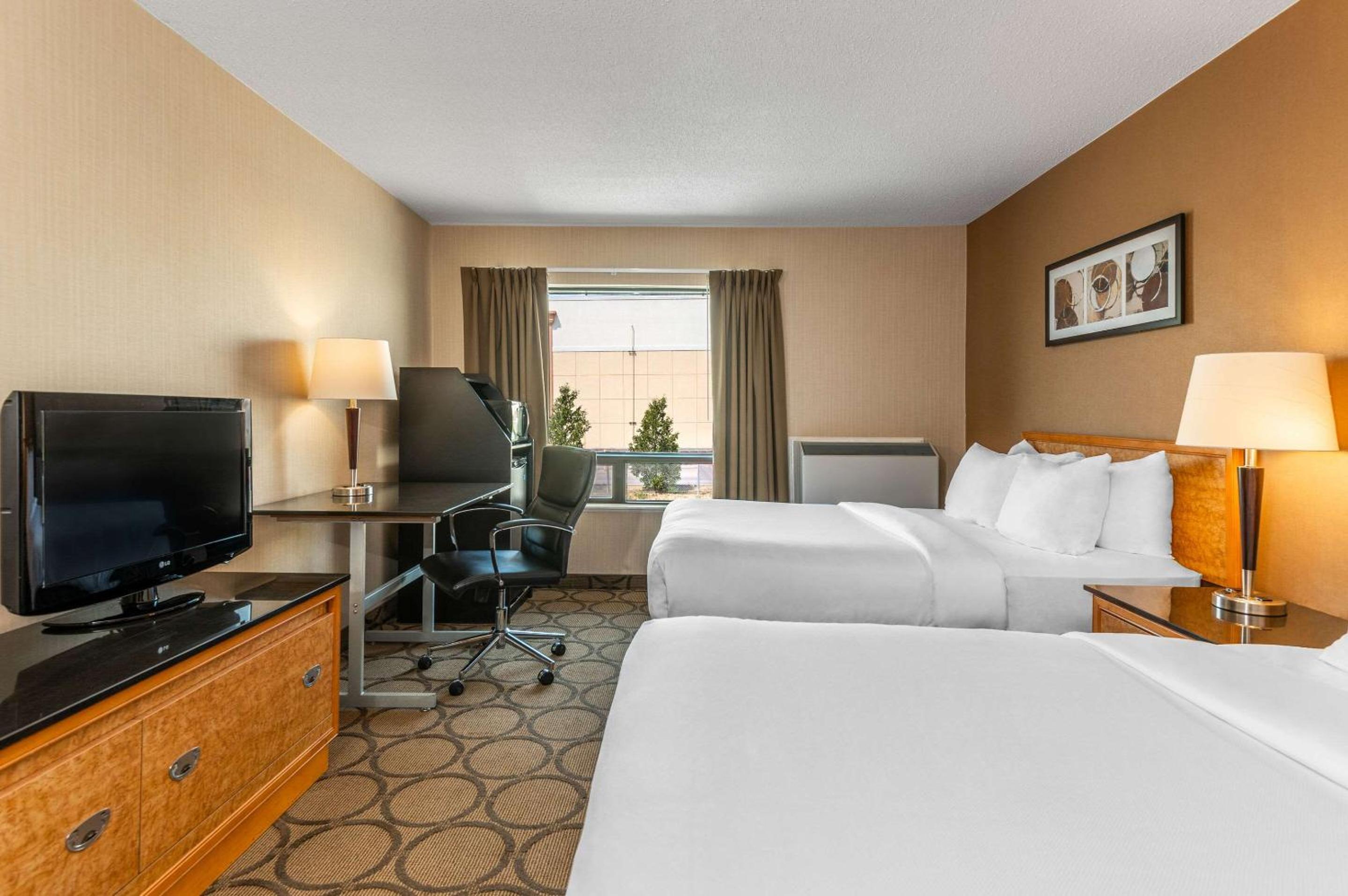 Regina Vacations - Comfort Inn - Property Image 14