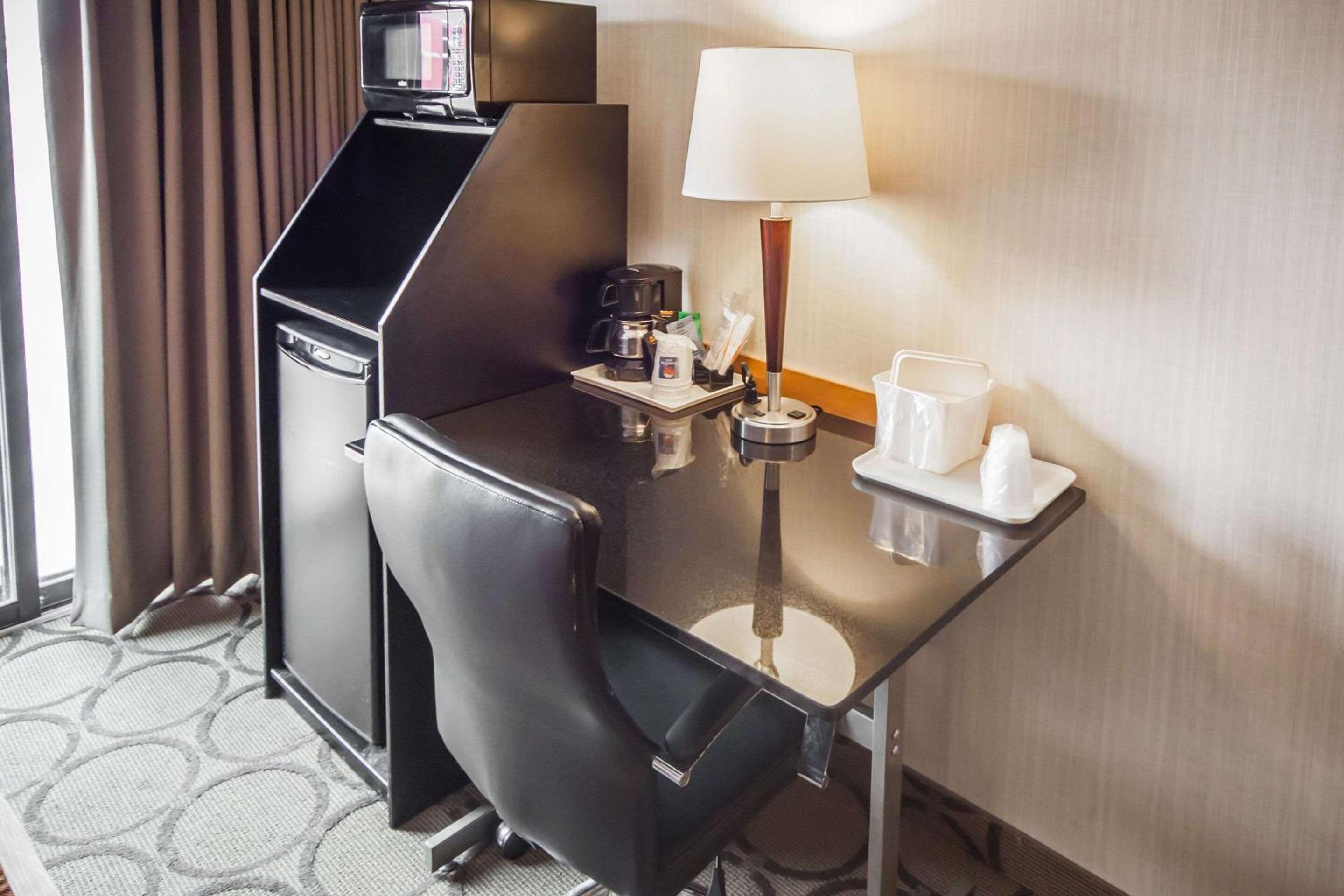 Regina Vacations - Comfort Inn - Property Image 20