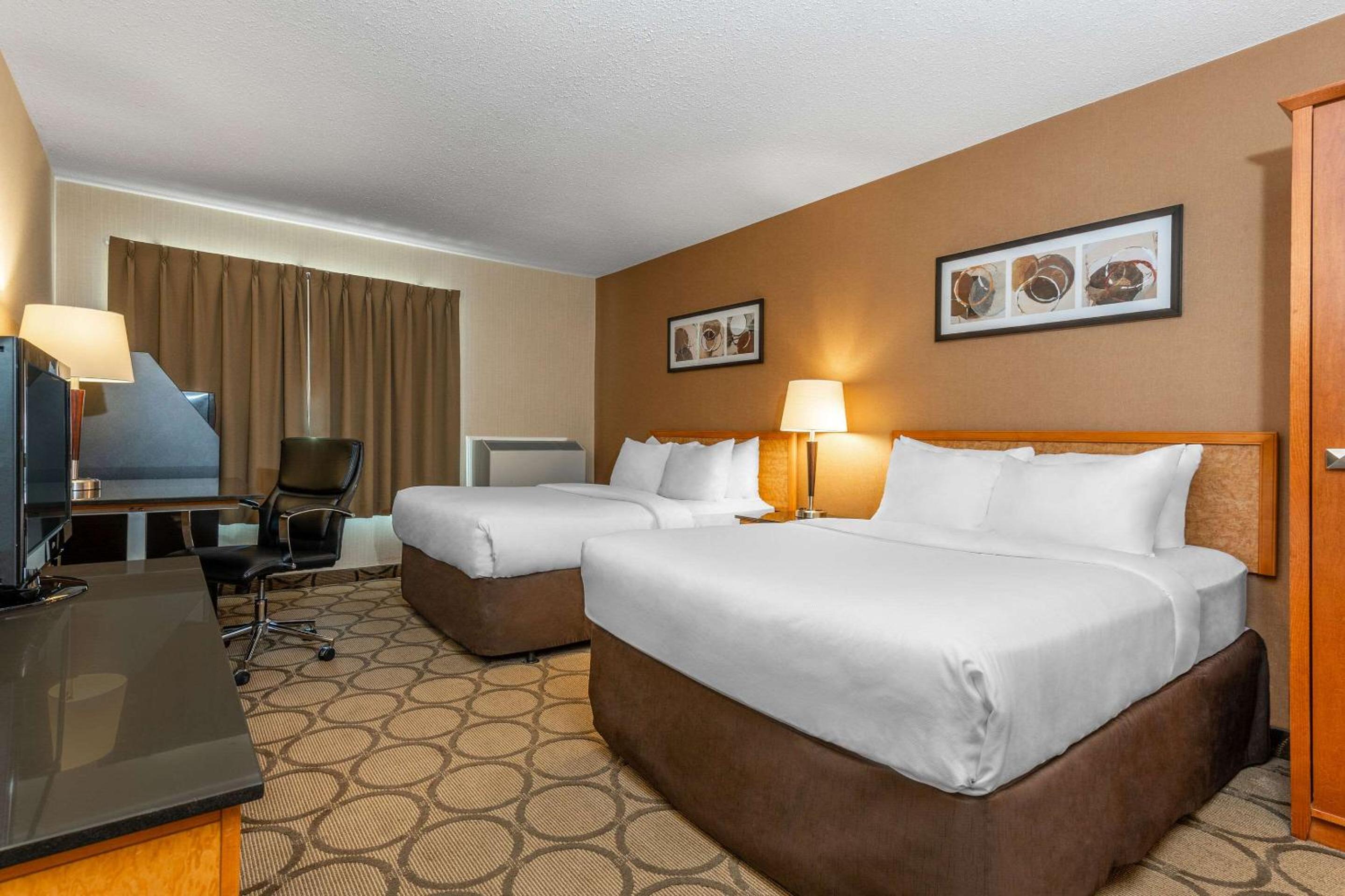 Regina Vacations - Comfort Inn - Property Image 26
