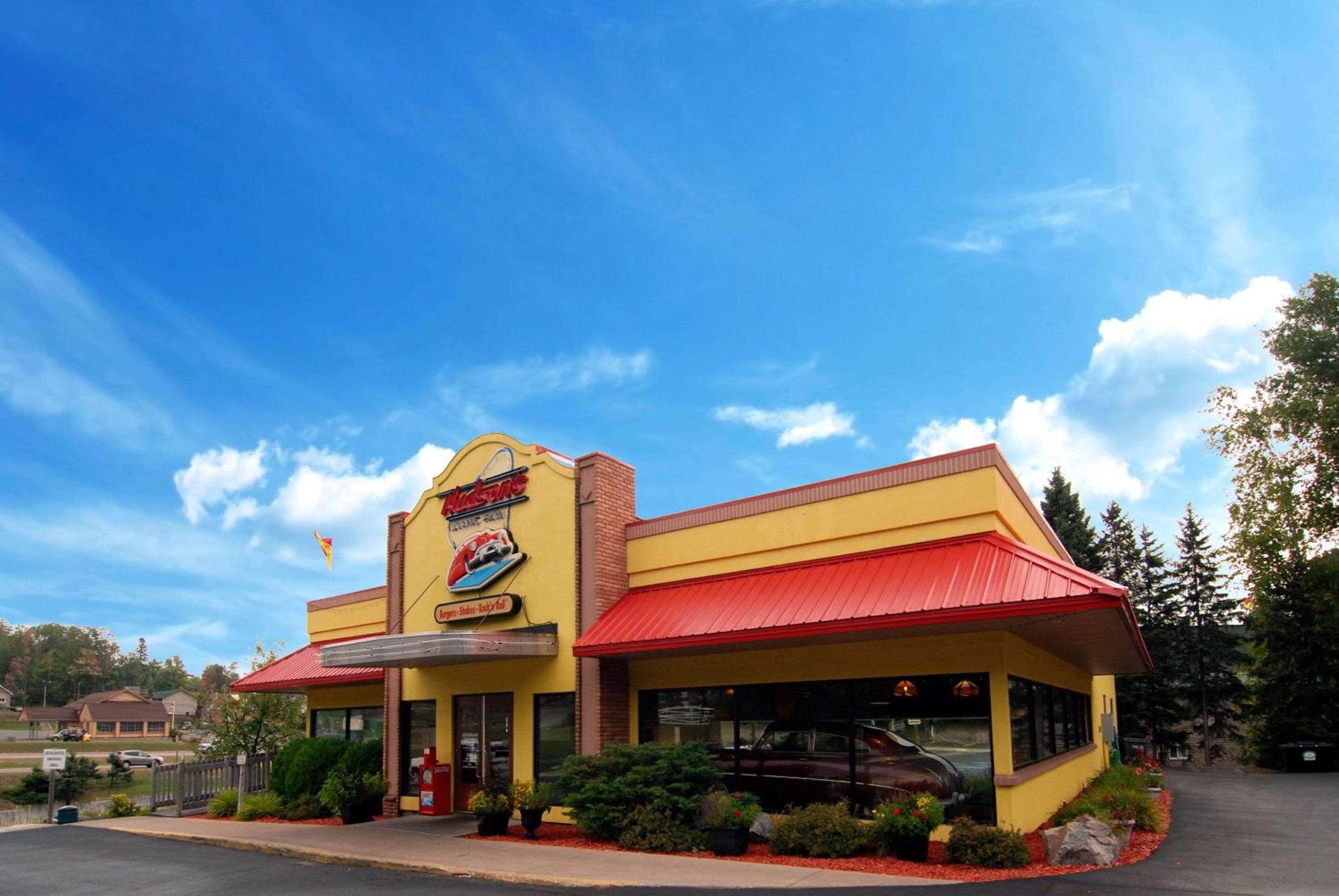 Marquette Vacations - Comfort Suites - Property Image 12