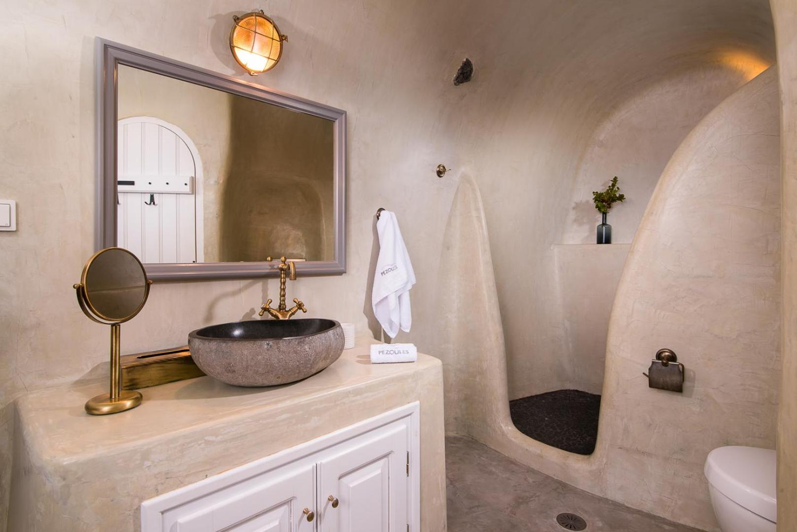 Oia Vacations - Pezoules of Oia - Property Image 21