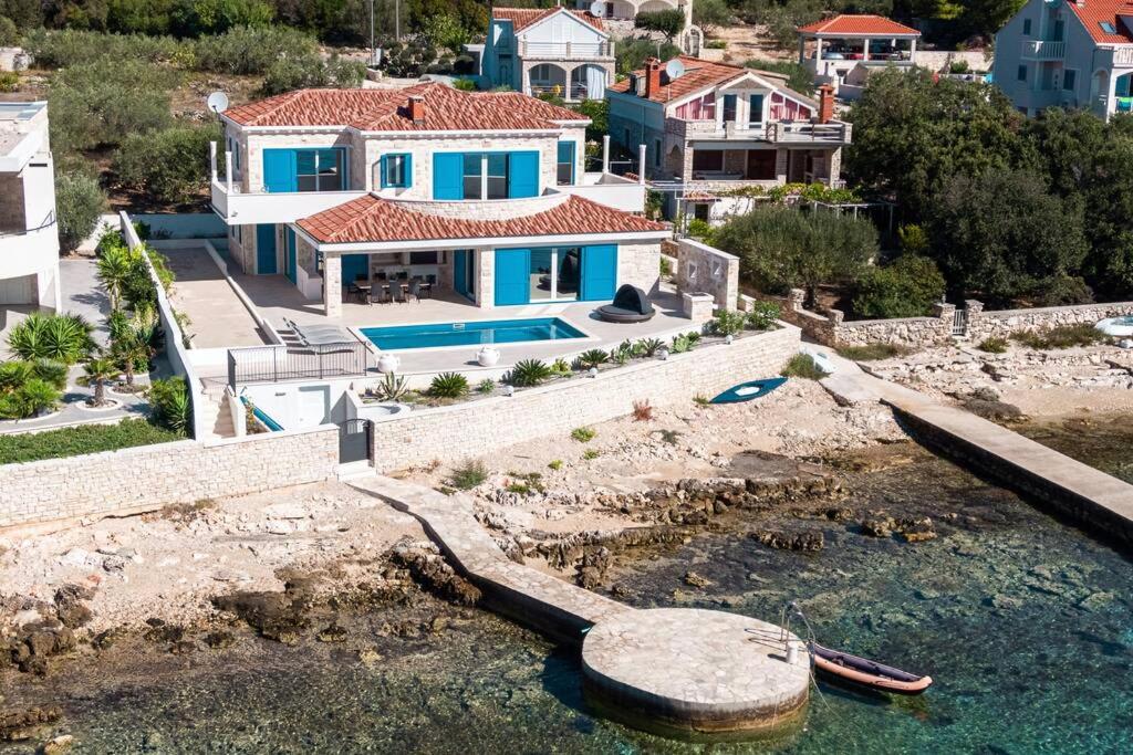 Villa Azzurro view 4