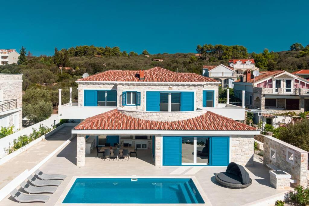 Villa Azzurro view 5