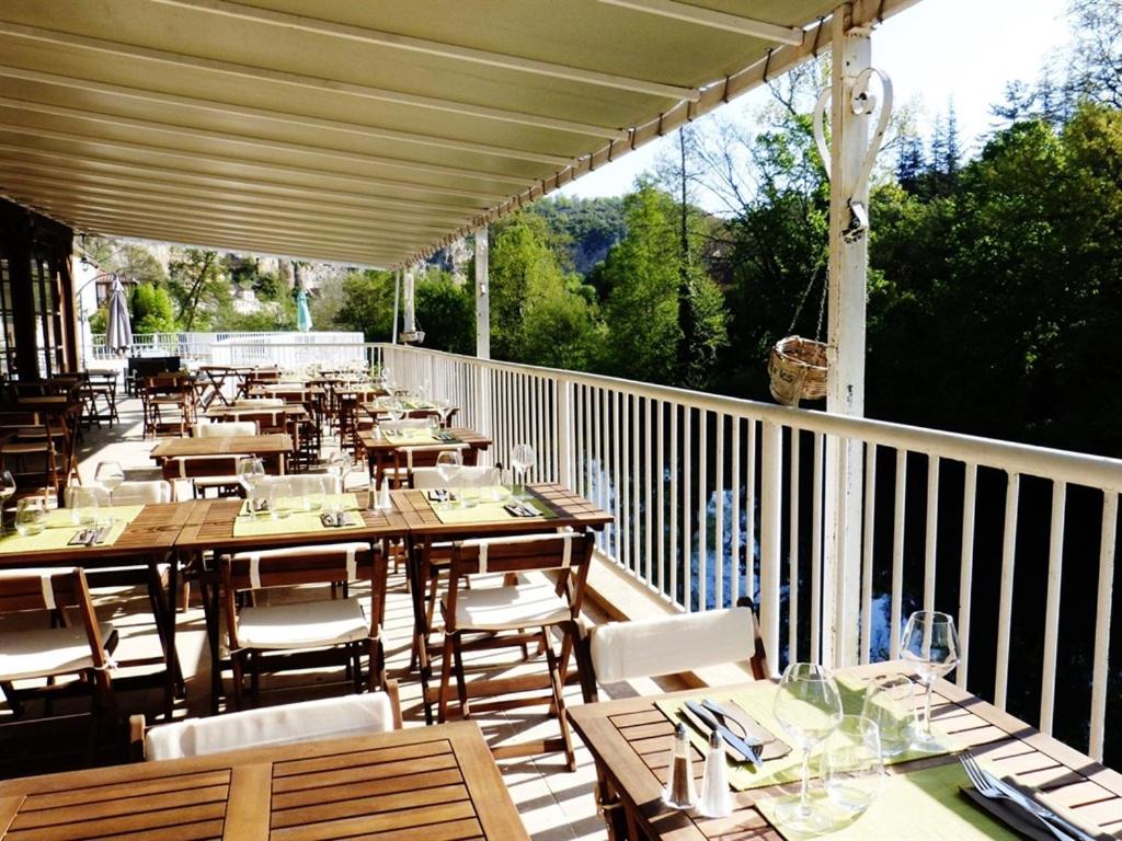 restaurant