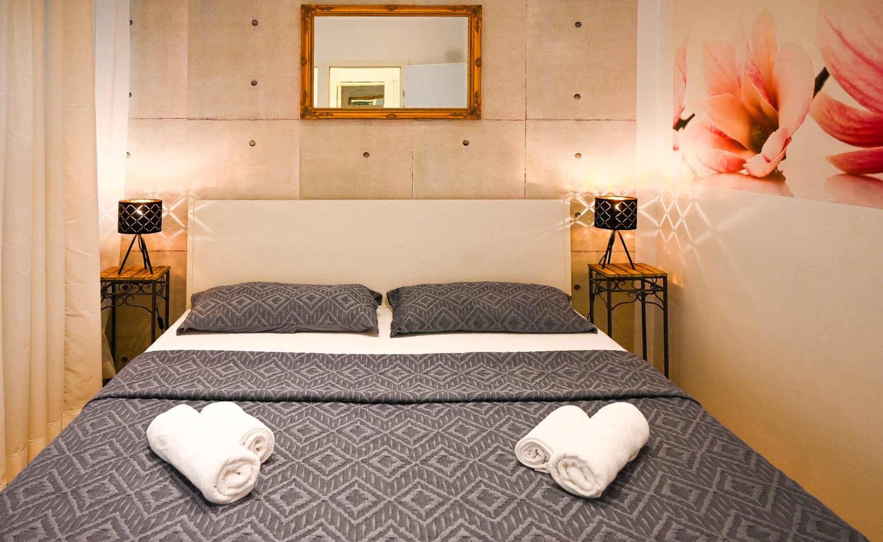 Premium Apartment for 4 near Westbahnhof & Mariahilfer Strasse