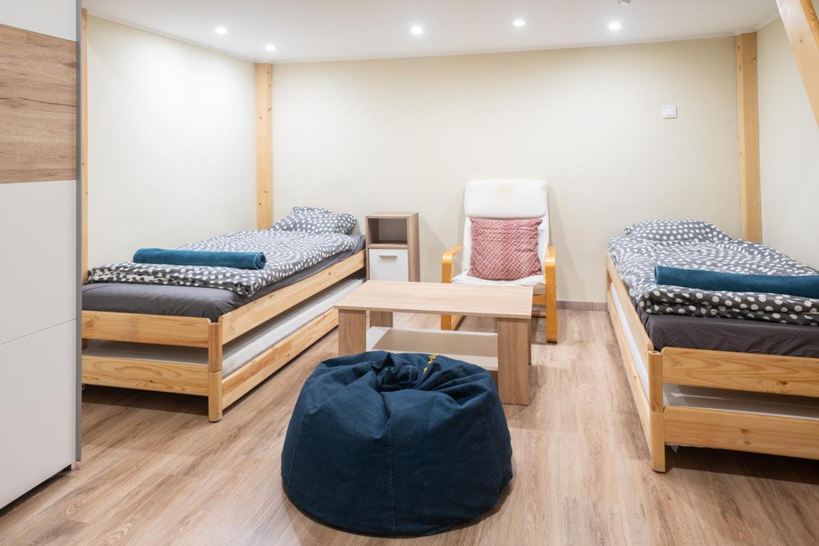 FREE PARKING!! Cozy and quiet apartment near Kiraly street 4ppl, AC view 3