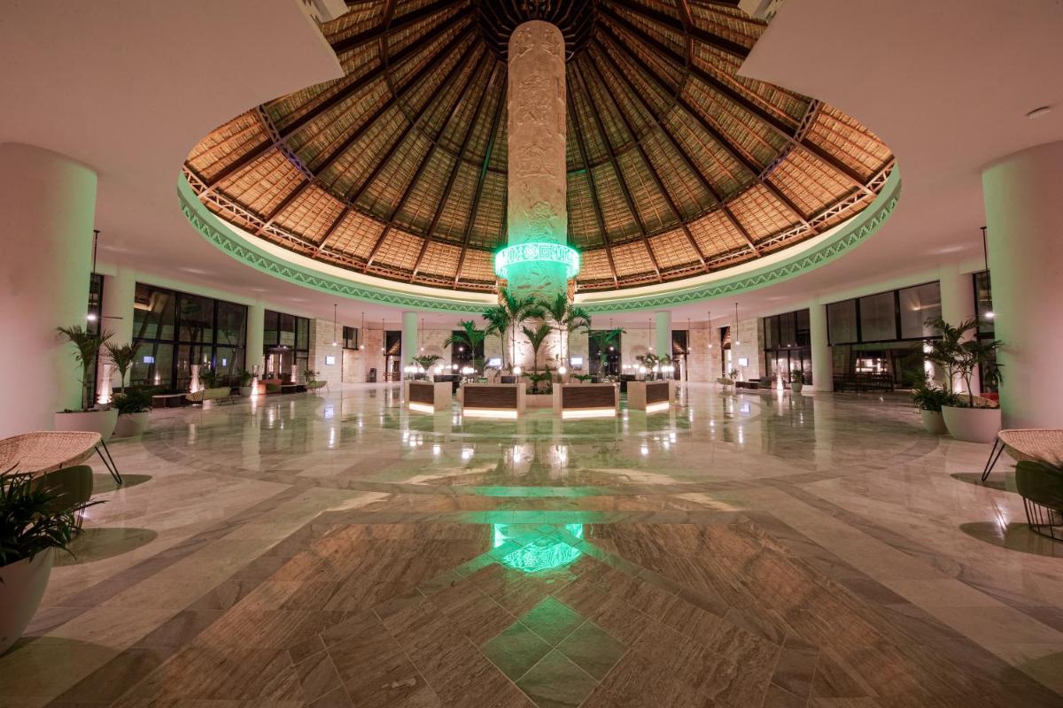 hotel reception