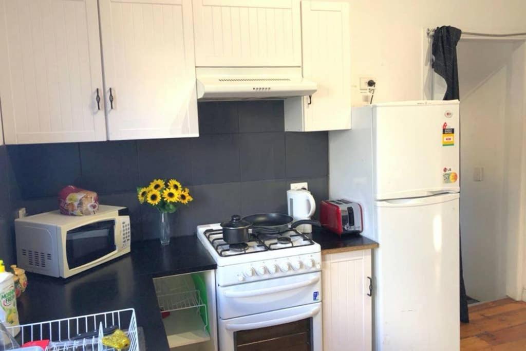 Modern Charming Miners’ Cottage +Free Internet