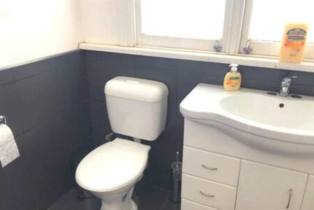 Modern Charming Miners’ Cottage +Free Internet