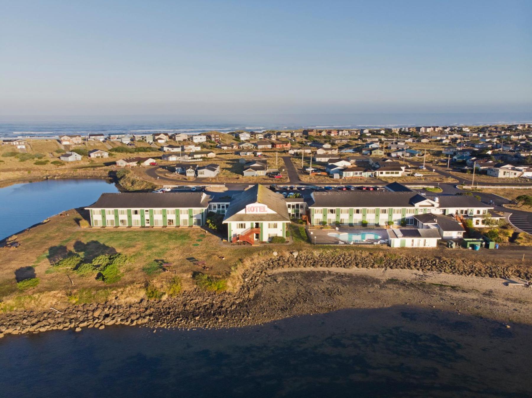 Waldport Bayfront Hotel & Restaurant view 2