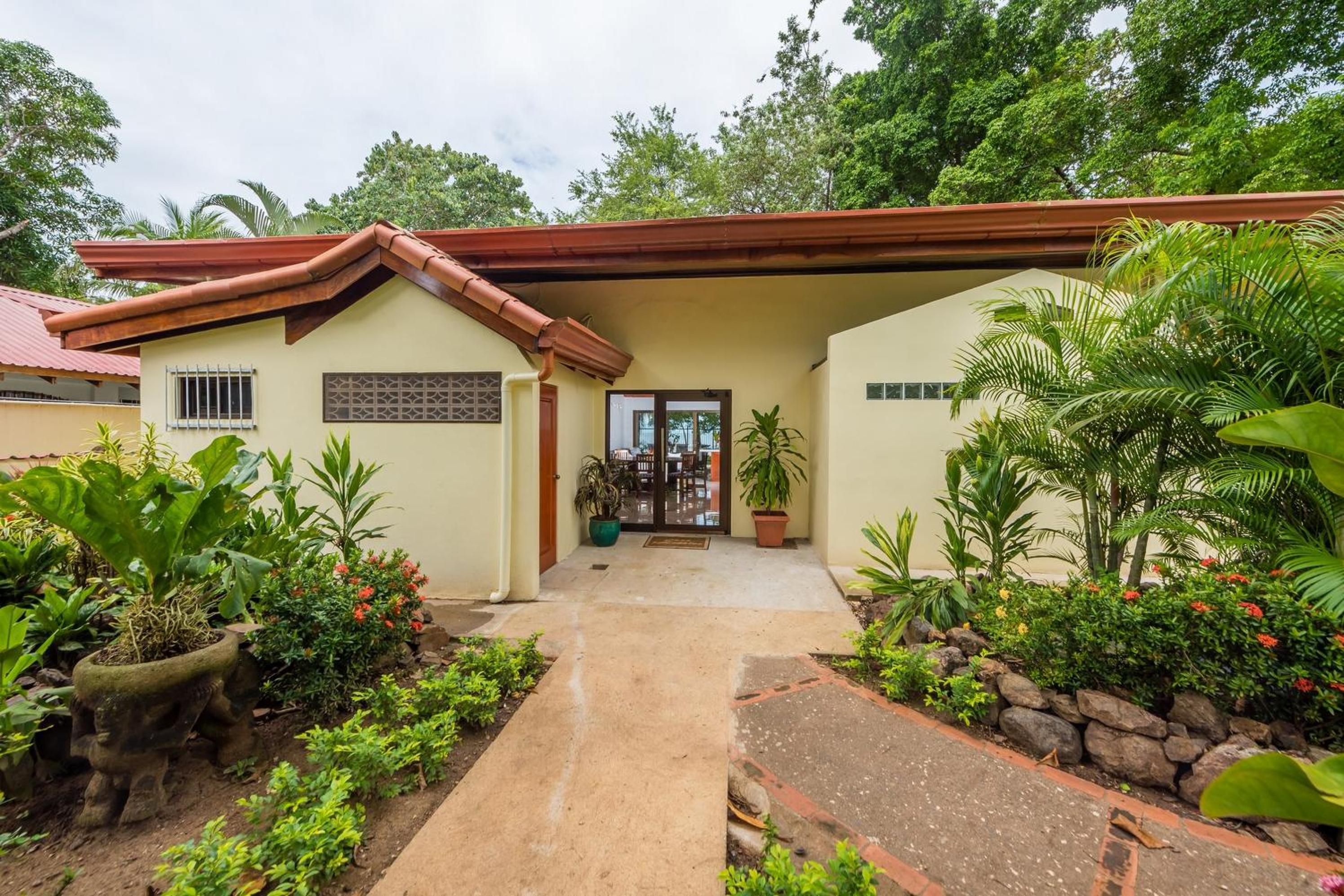 Casa Woodbine Private House on Tamarindo Beach