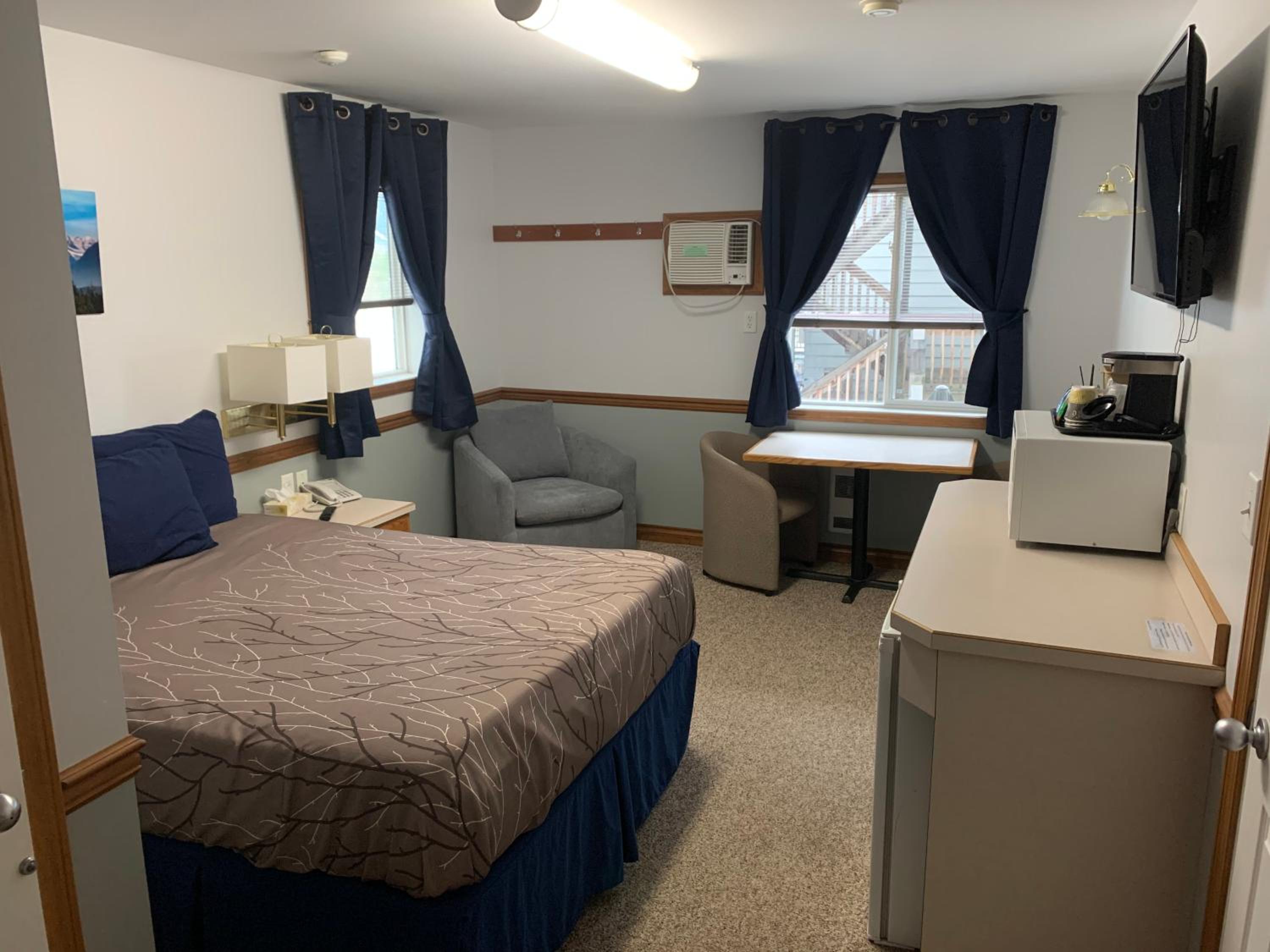 Peaks Lodge