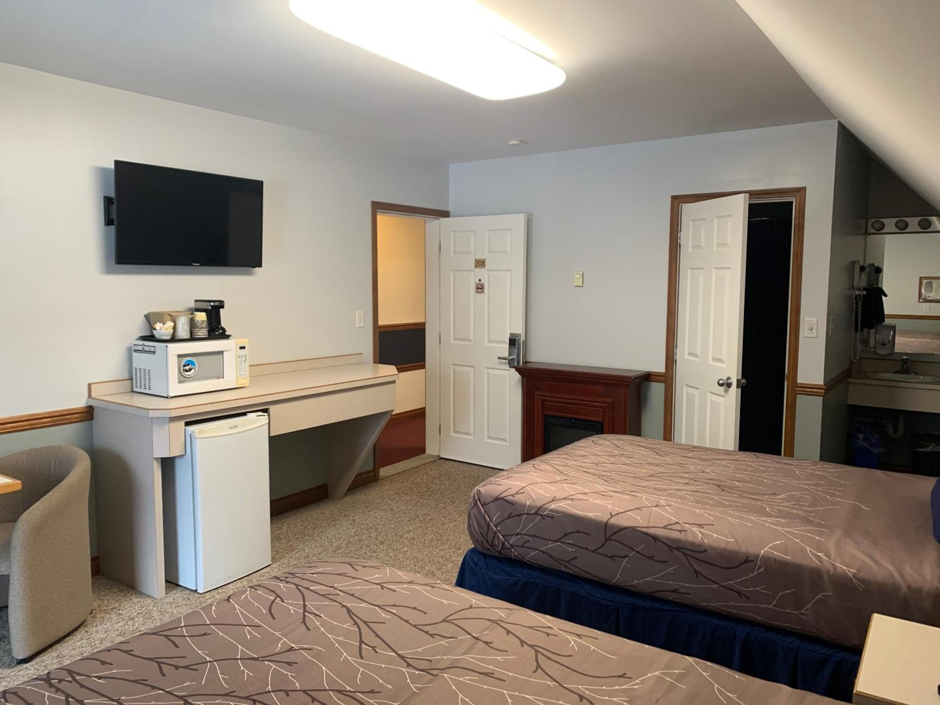 Peaks Lodge