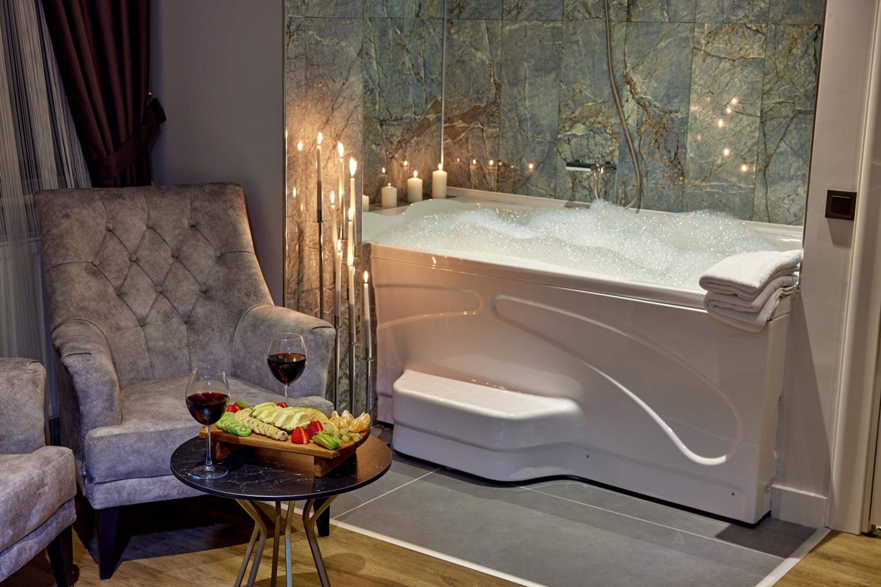 The Bold Otel - Image 43