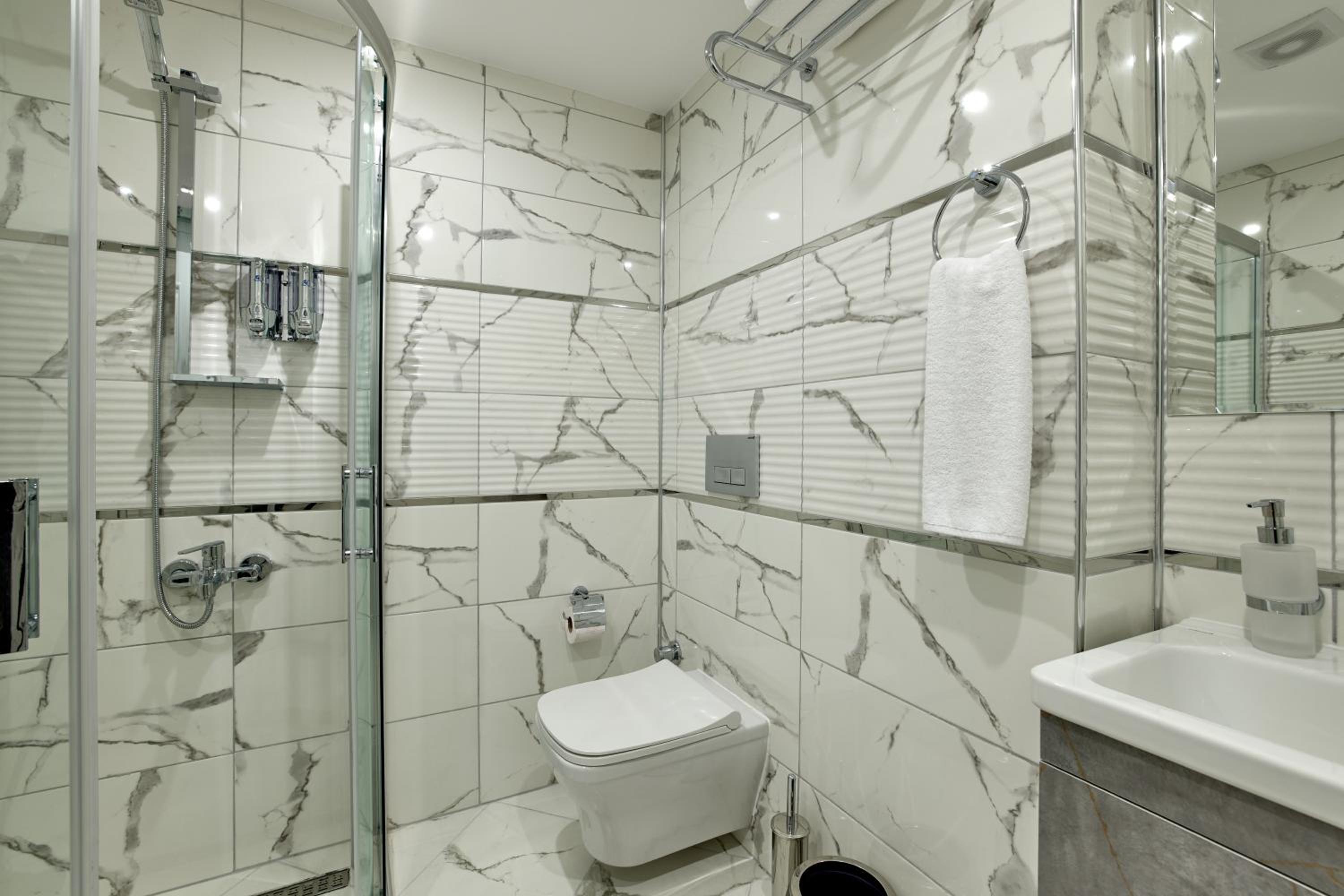 The Bold Otel - Image 35