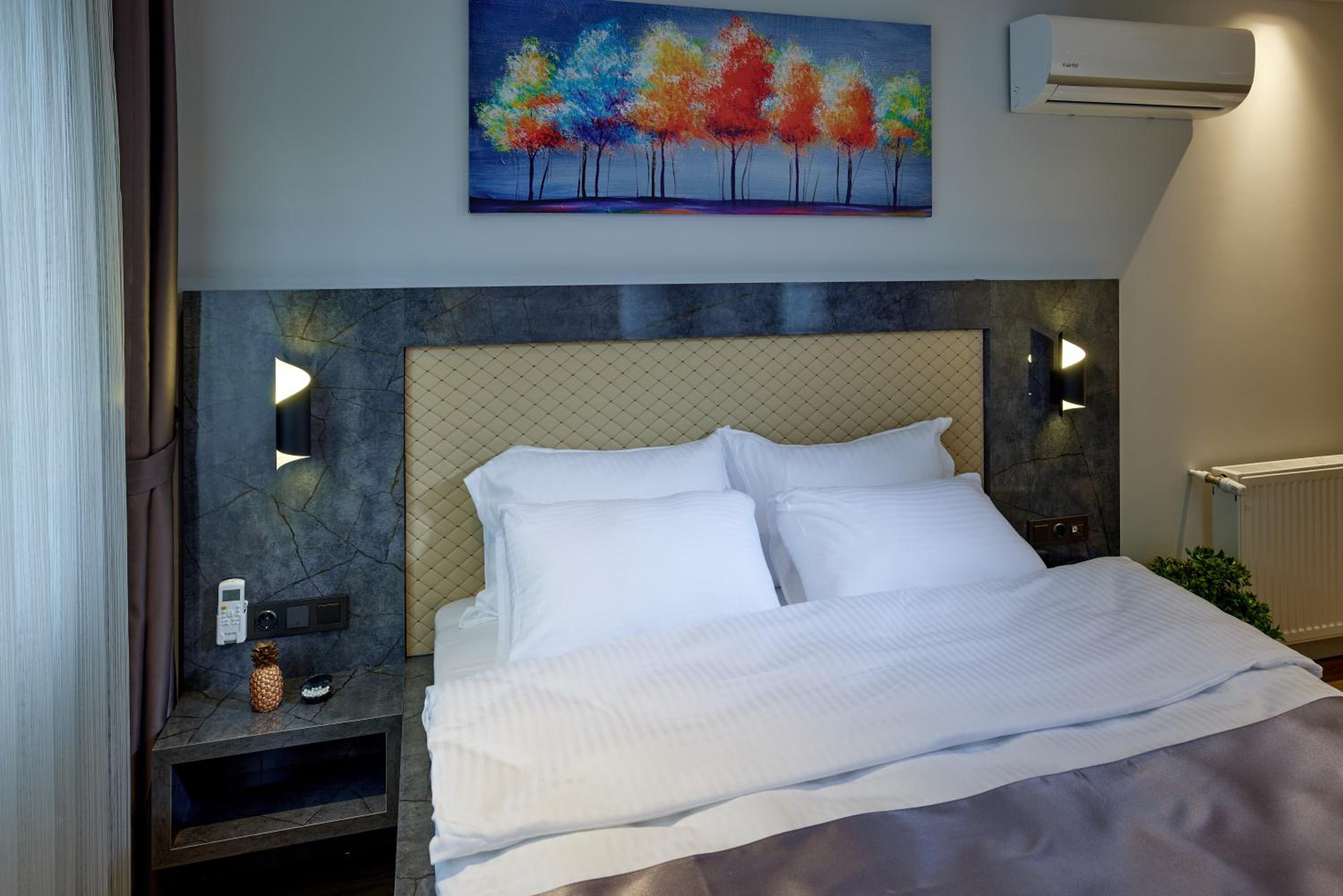 The Bold Otel - Image 22