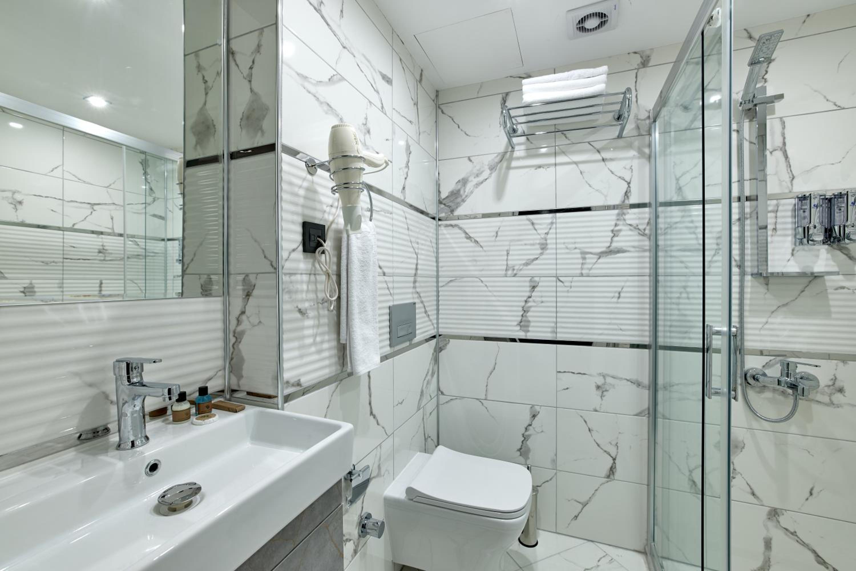 The Bold Otel - Image 16