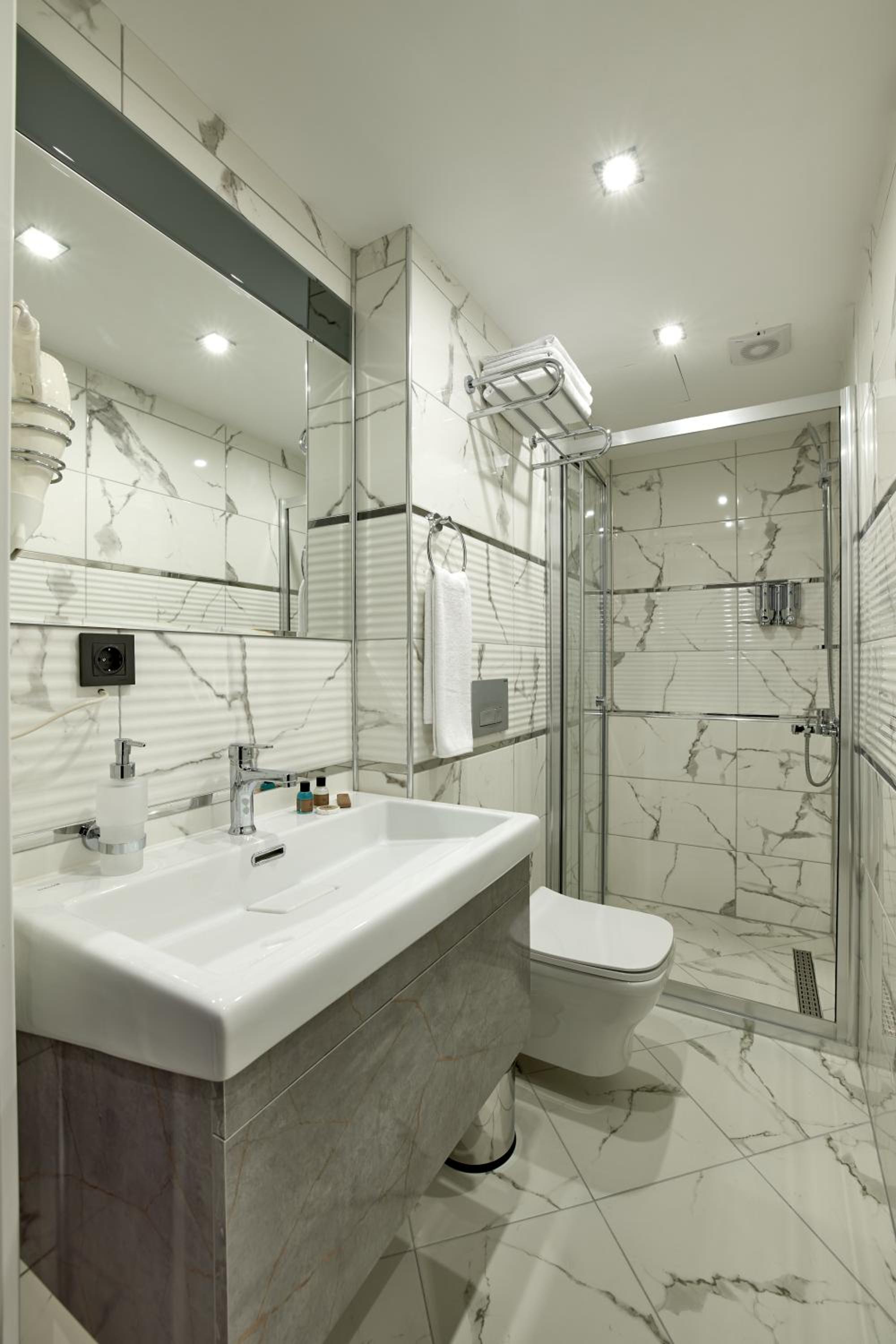 The Bold Otel - Image 17