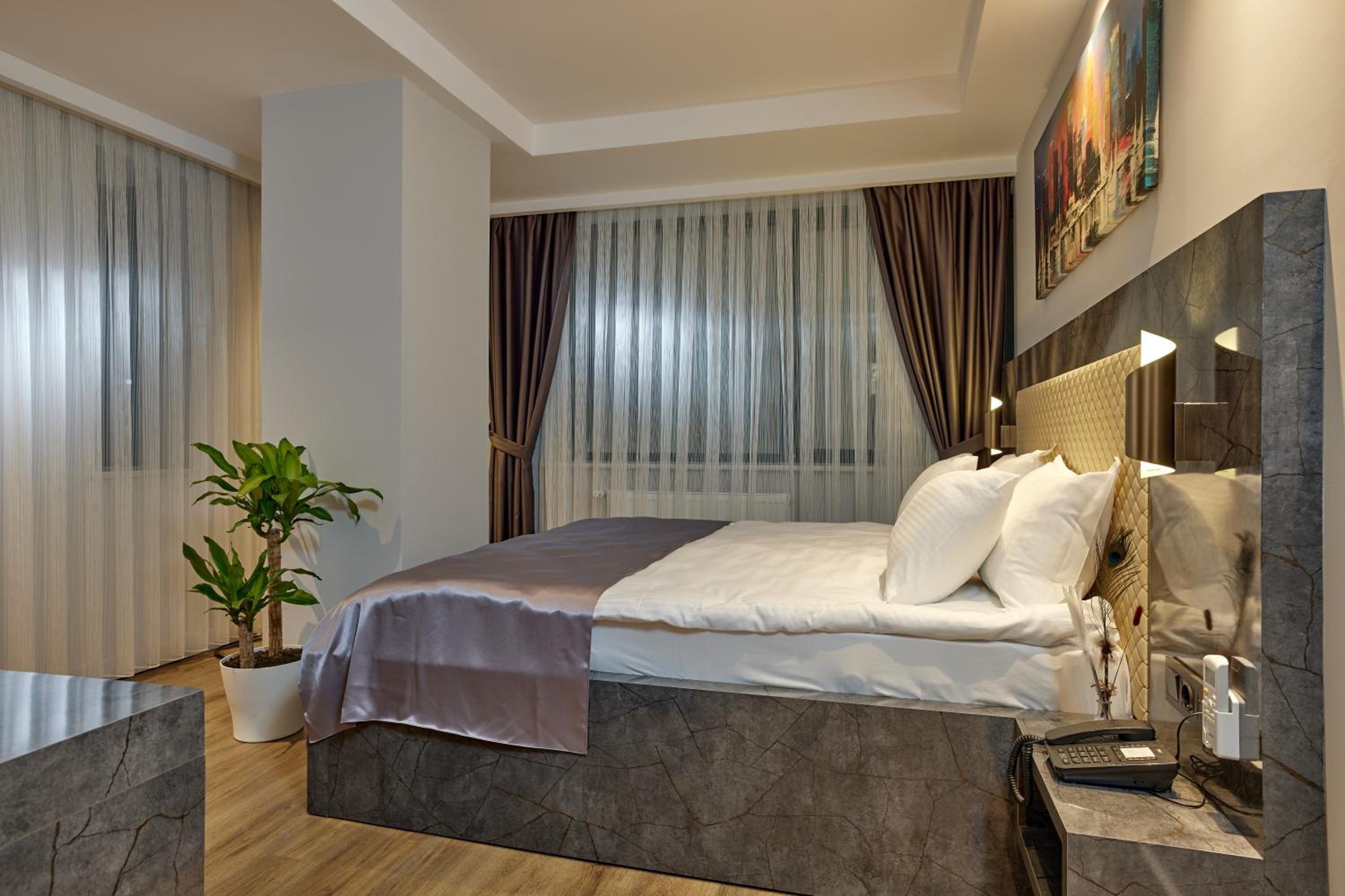 The Bold Otel - Image 12