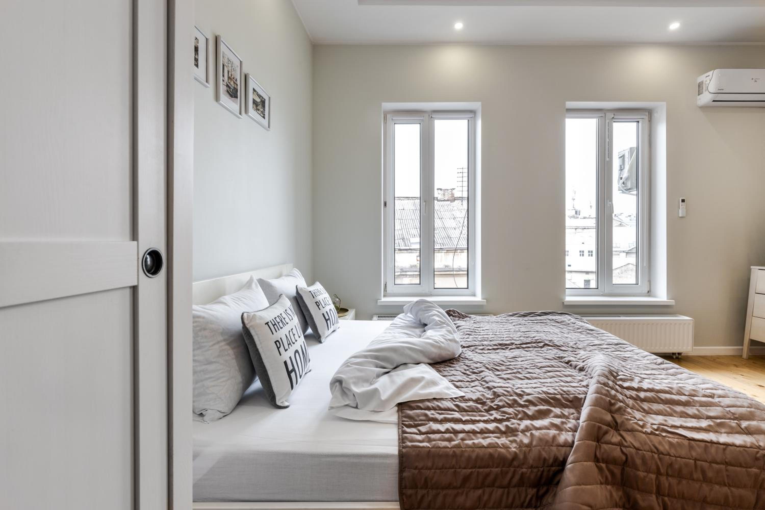 InshiApartments on Grigorenko's square view 4