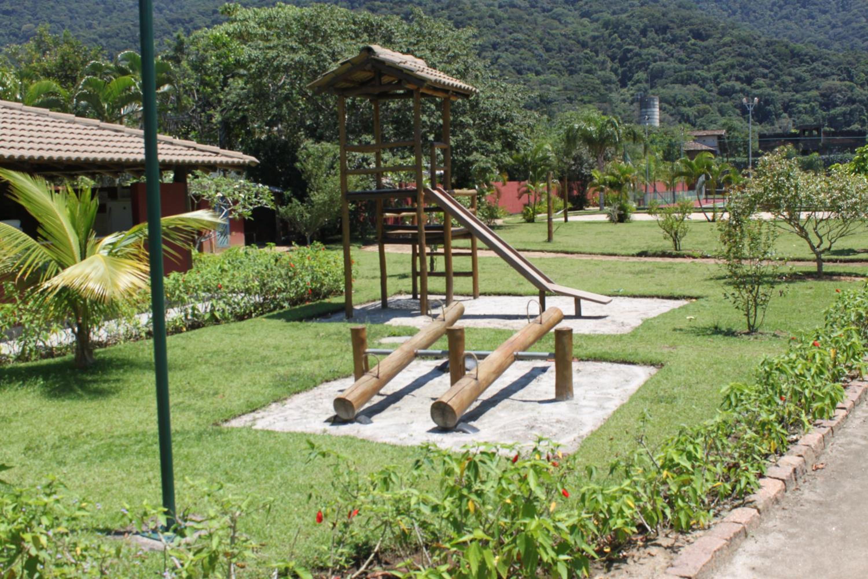 Excelente Condomínio em Maresias a 50mts da Praia