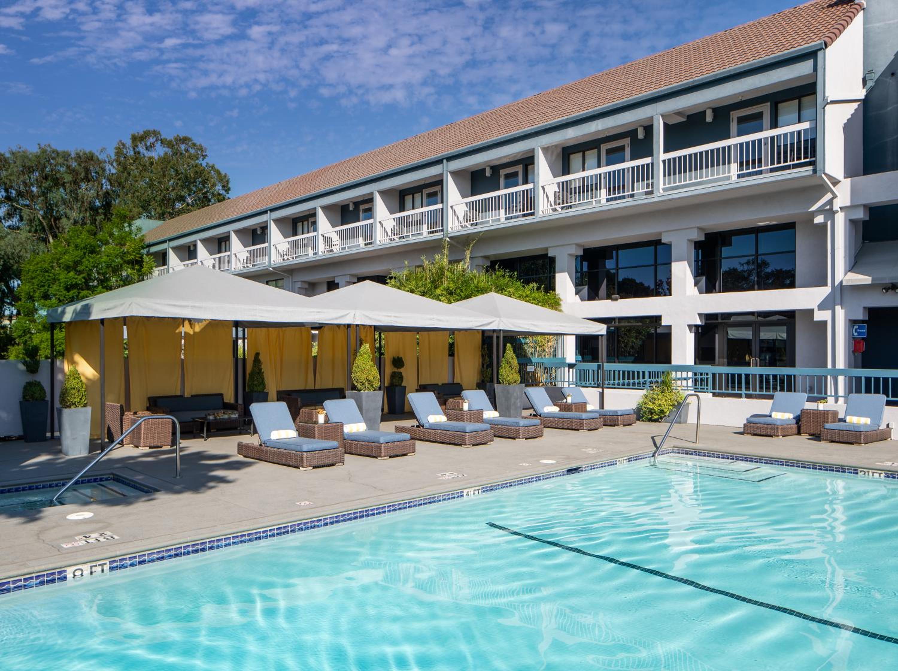 Newark Vacations - The Domain Hotel - Property Image 1