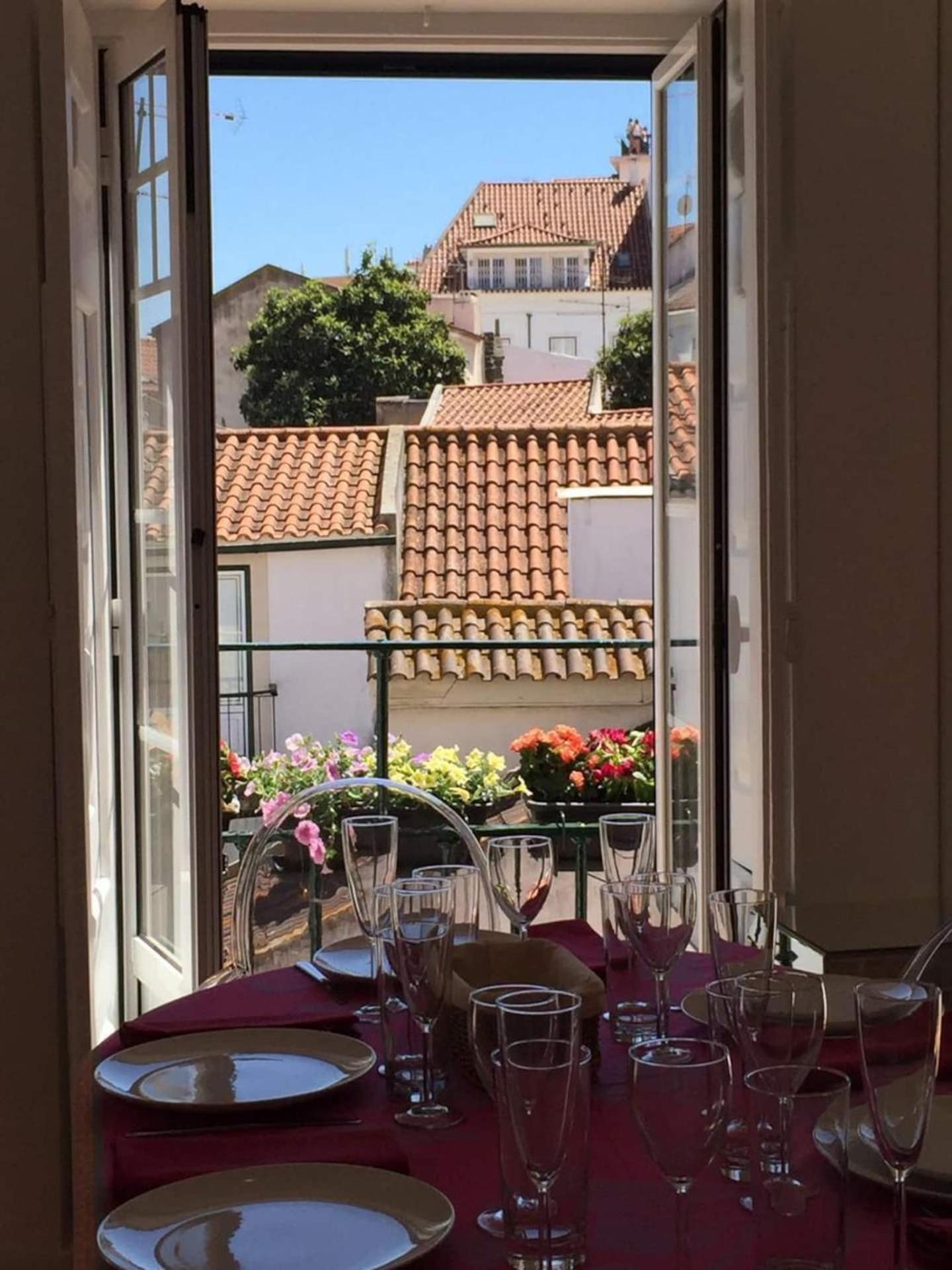 Alfama Delight Panoramic River and Historic City Views 3 Bedrooms and 2 Bathrooms AC 18th Century Building view 4