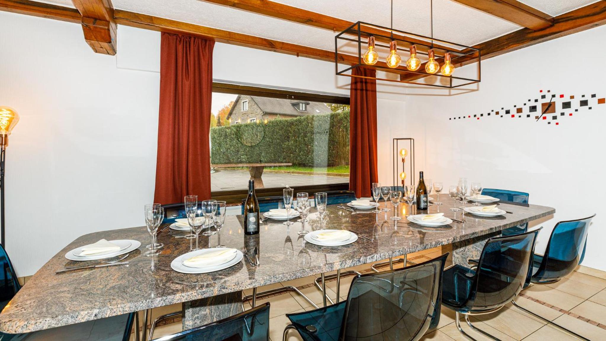 Luxueuse et spacieuse villa avec sauna et piscine