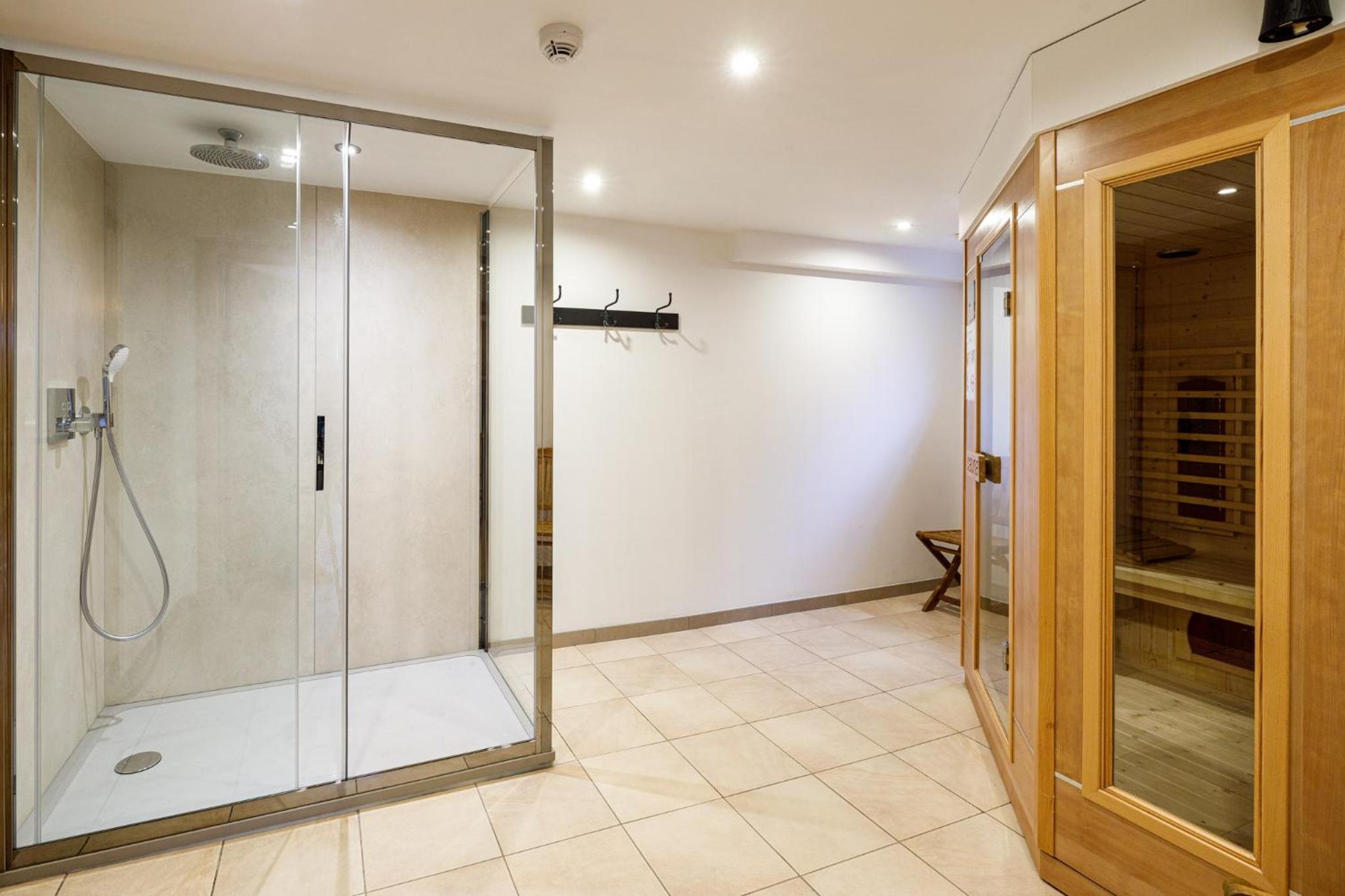 Luxueuse et spacieuse villa avec sauna et piscine