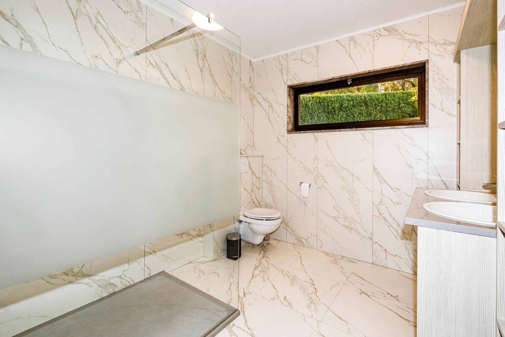 Luxueuse et spacieuse villa avec sauna et piscine