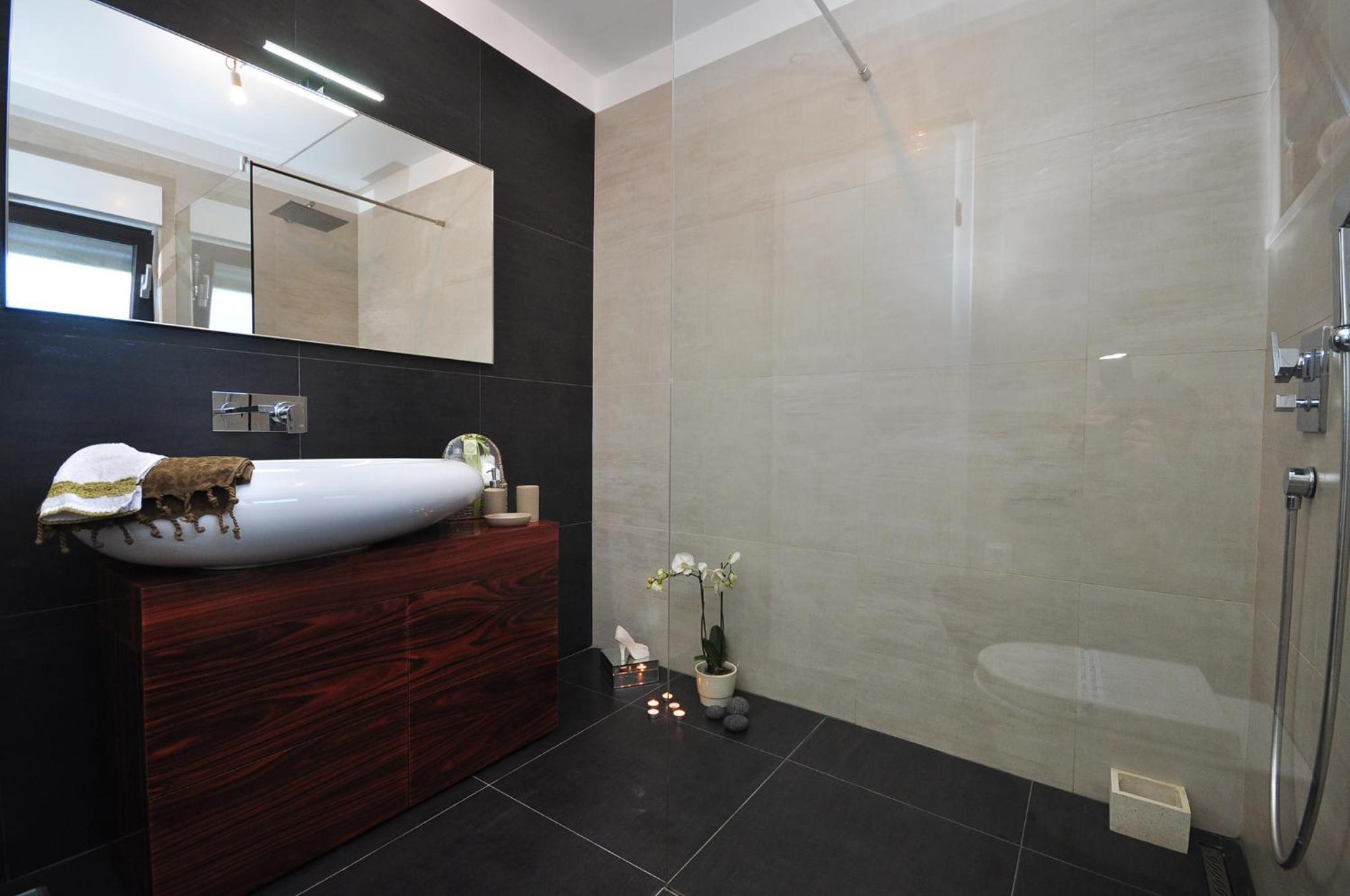 Luxury Villa Luminosa view 5