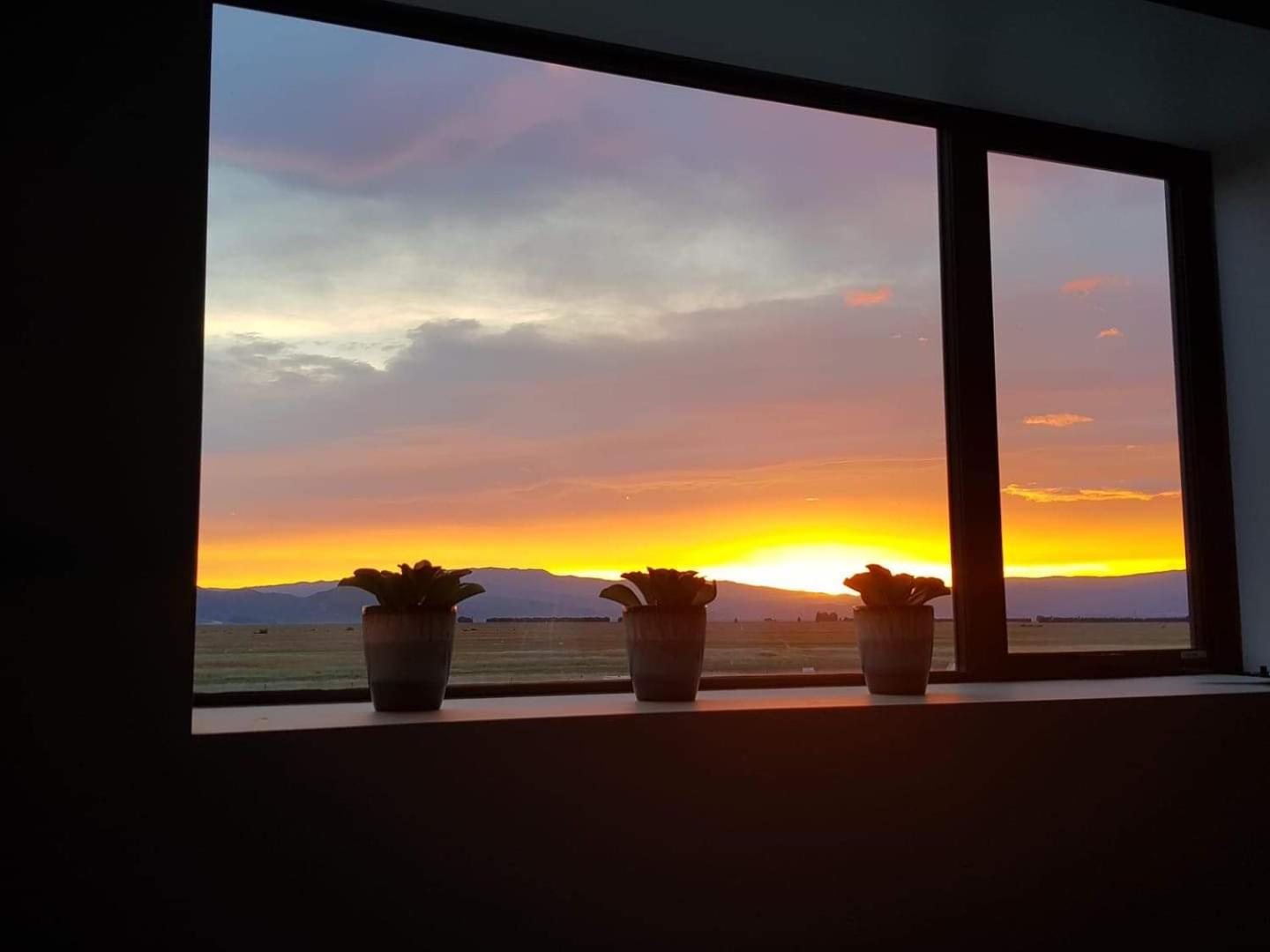 Sky Suites - Lake Pukaki, Mount Cook view 3