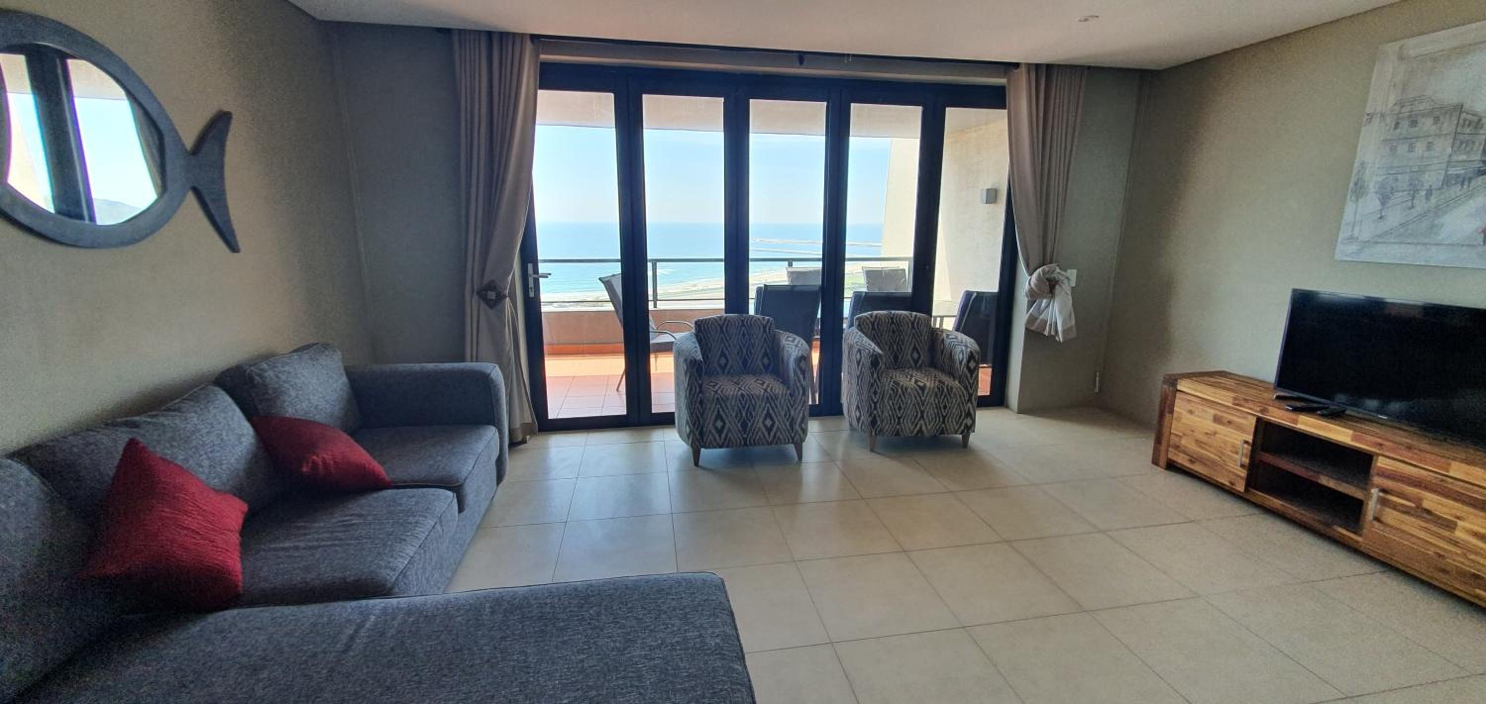 Accommodation Front - Immaculate 4 Sleeper with Ocean & Harbour Views view 4