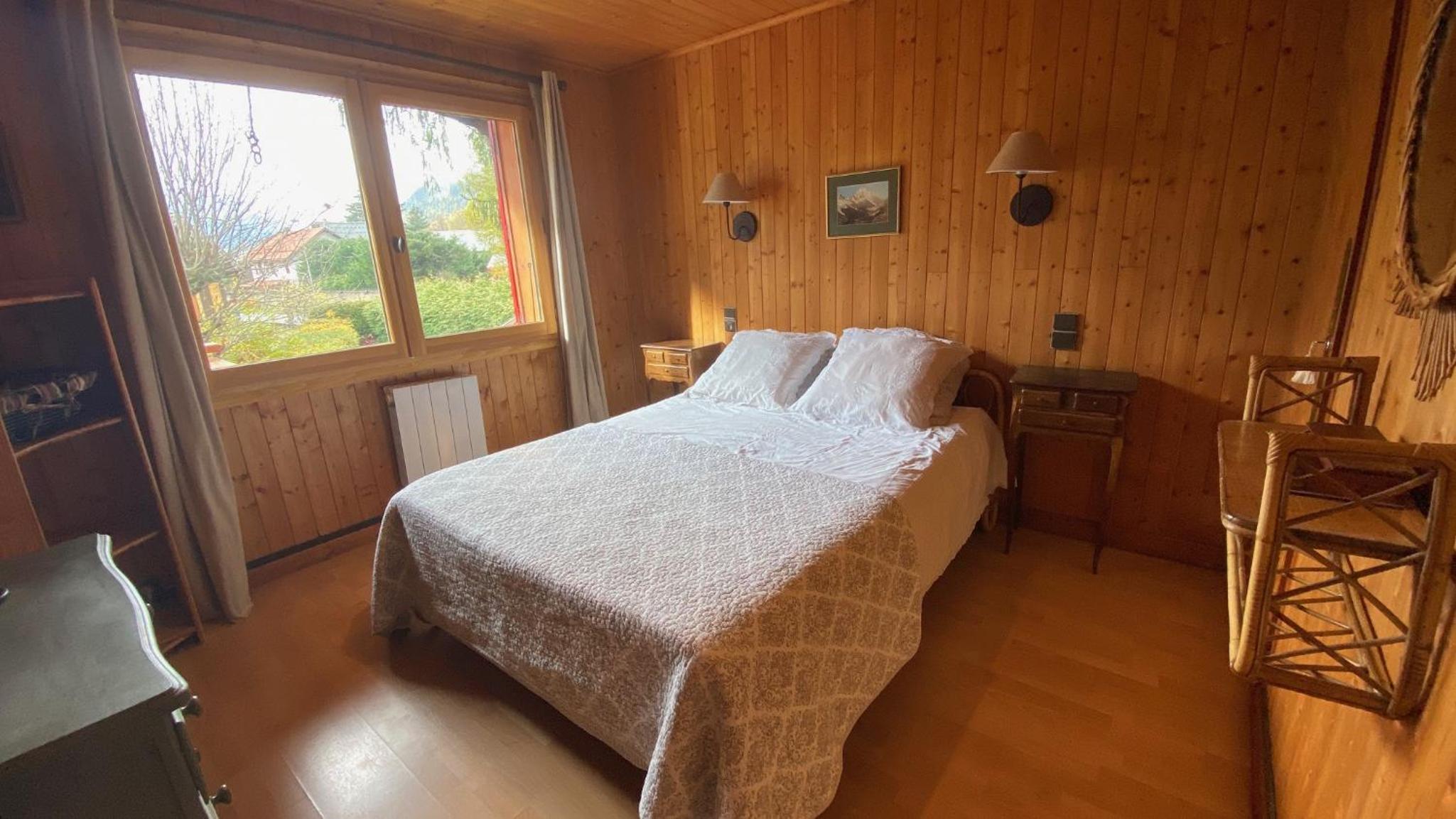 Chalet Baraka - Chamonix les Praz view 2
