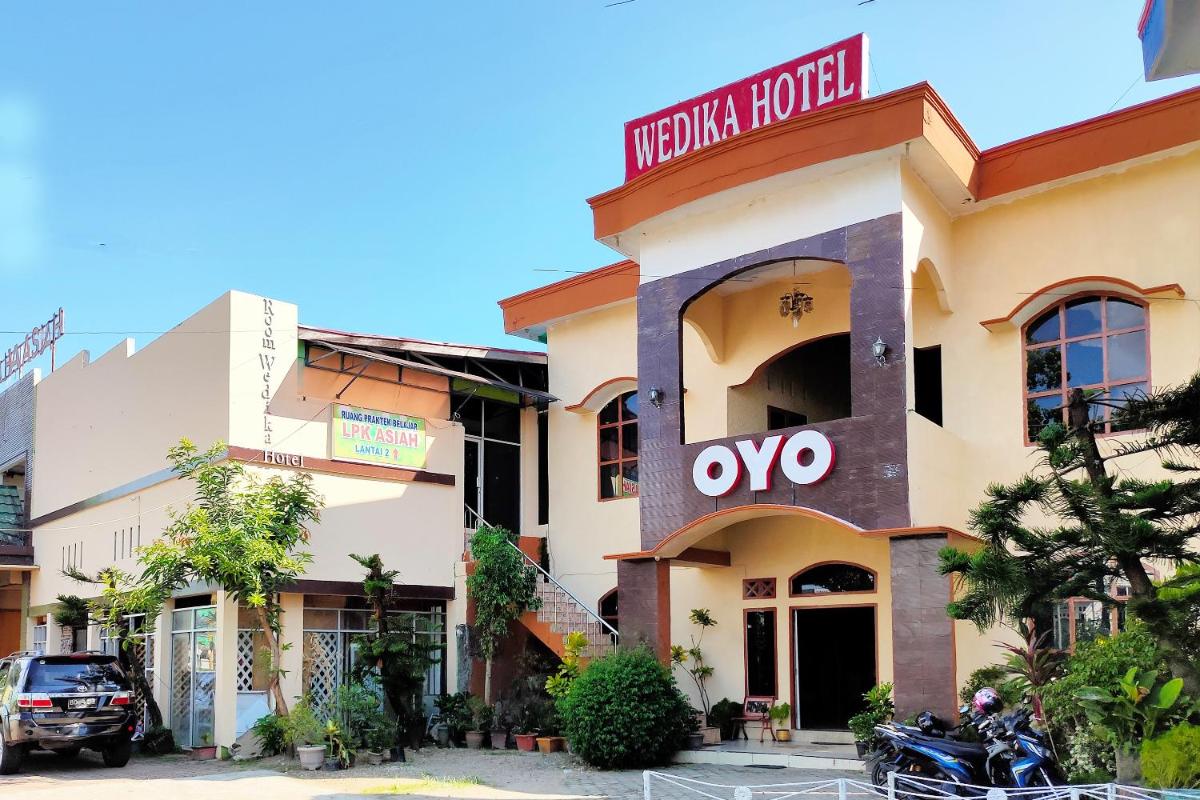 hotel building