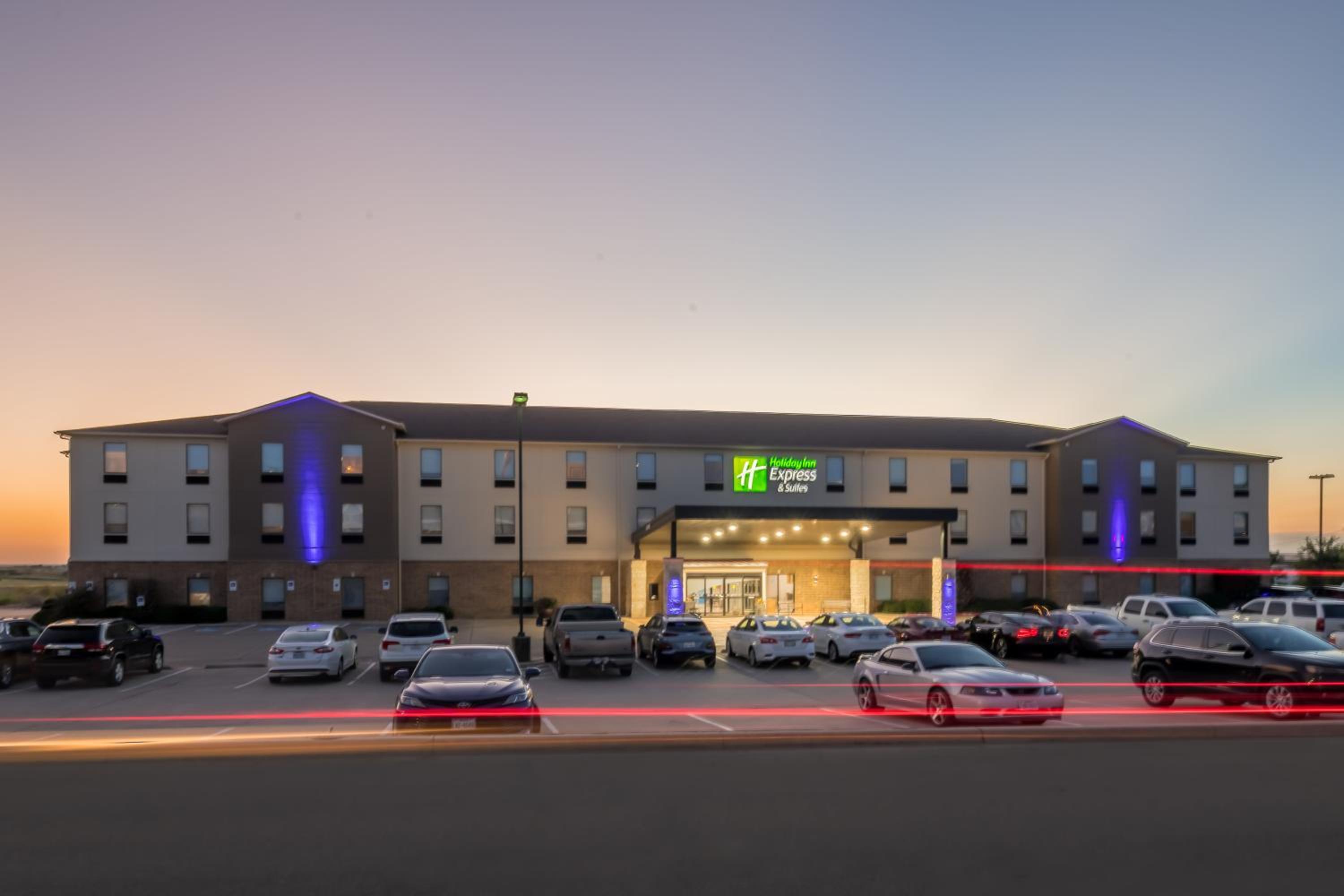 Hillsboro Vacations - Holiday Inn Express  Suites N Waco Area - West, an IHG Hotel - Property Image 1