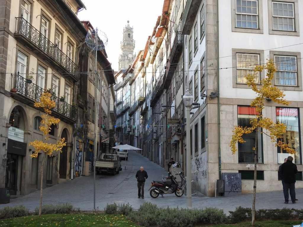 Oporto Delight 1 Luxury Apartment in Historic Center with Balcony Max 4 p view 2