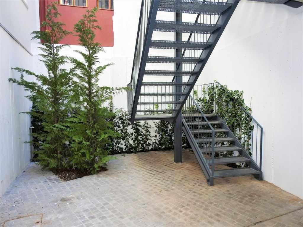 Oporto Delight 1 Luxury Apartment in Historic Center with Balcony Max 4 p view 4