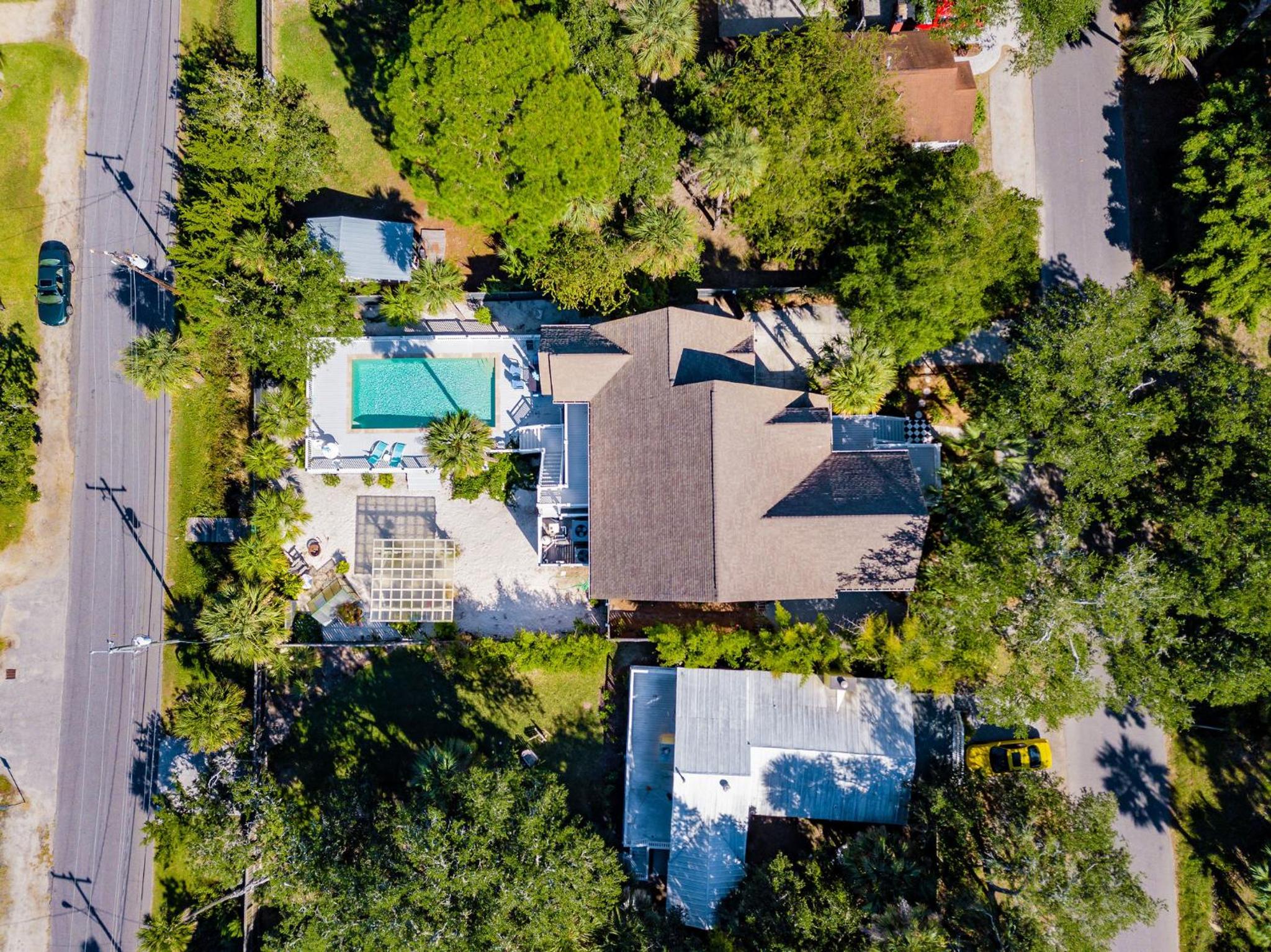 114 W Huron - Sand Castle - Saltwater Pool - Heated upon request view 4