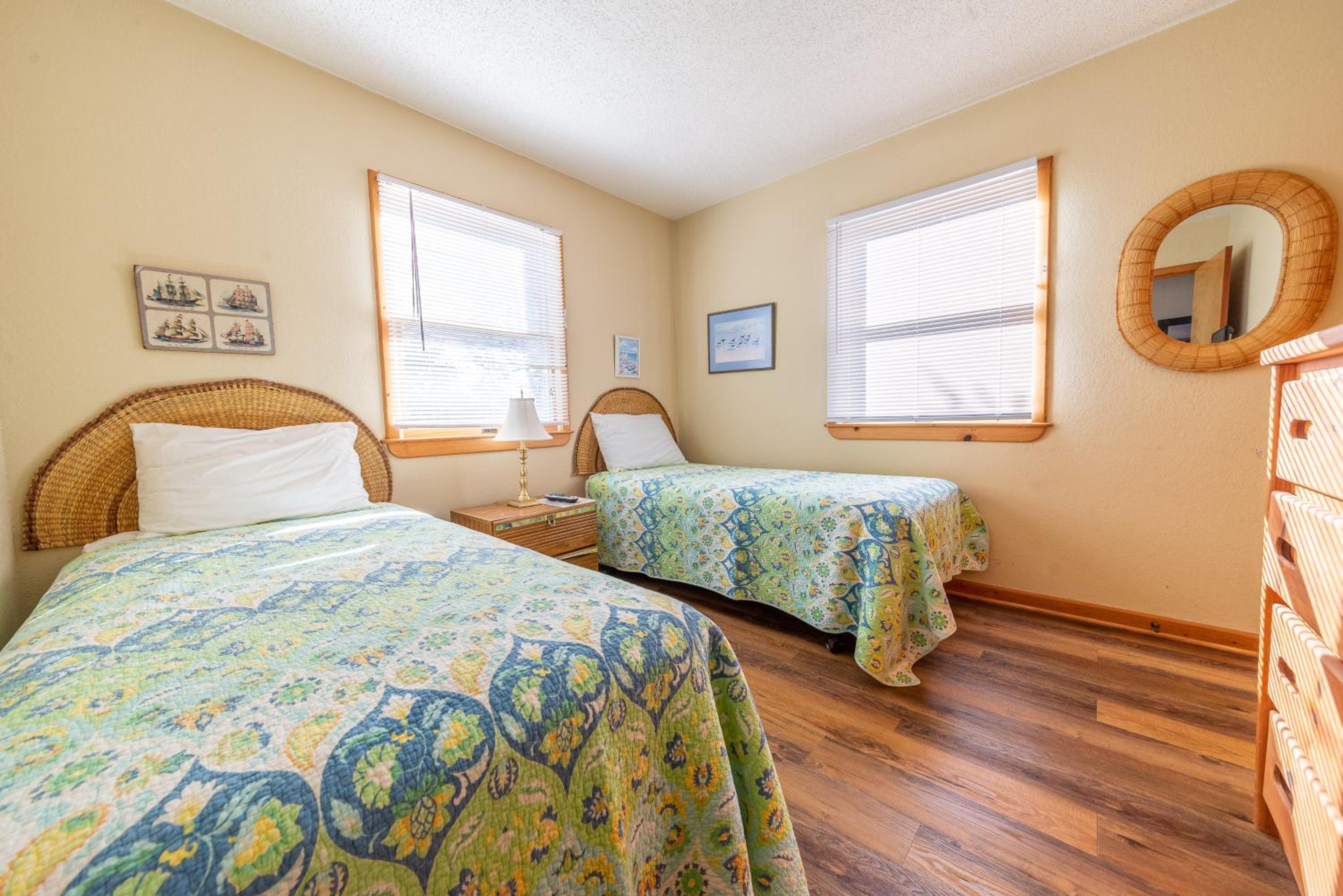 Keepsake - Corolla, Whalehead, 435 Yds to Beach, Pool w/Kiddie Pool, Hot Tub, Pets OK, Flex Stays