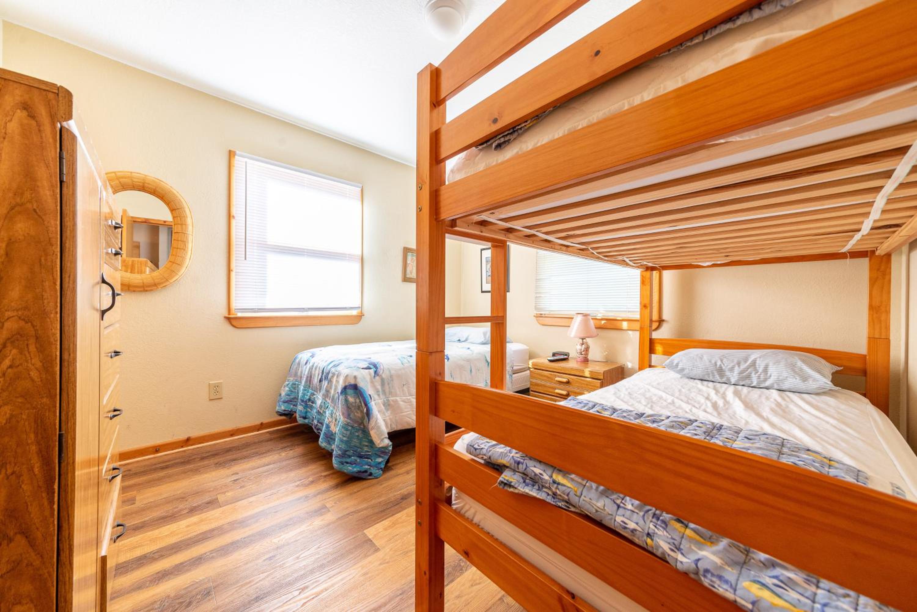 Keepsake - Corolla, Whalehead, 435 Yds to Beach, Pool w/Kiddie Pool, Hot Tub, Pets OK, Flex Stays