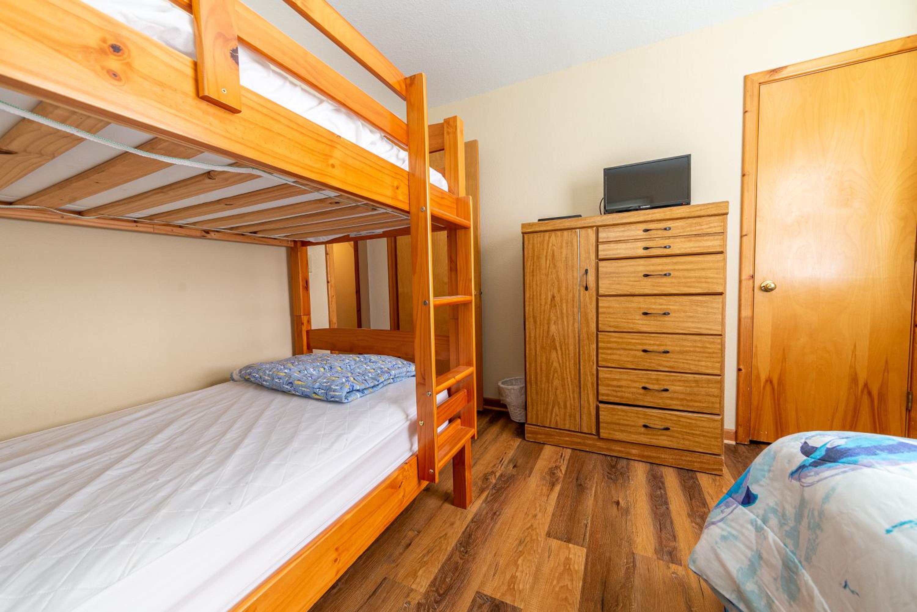 Keepsake - Corolla, Whalehead, 435 Yds to Beach, Pool w/Kiddie Pool, Hot Tub, Pets OK, Flex Stays