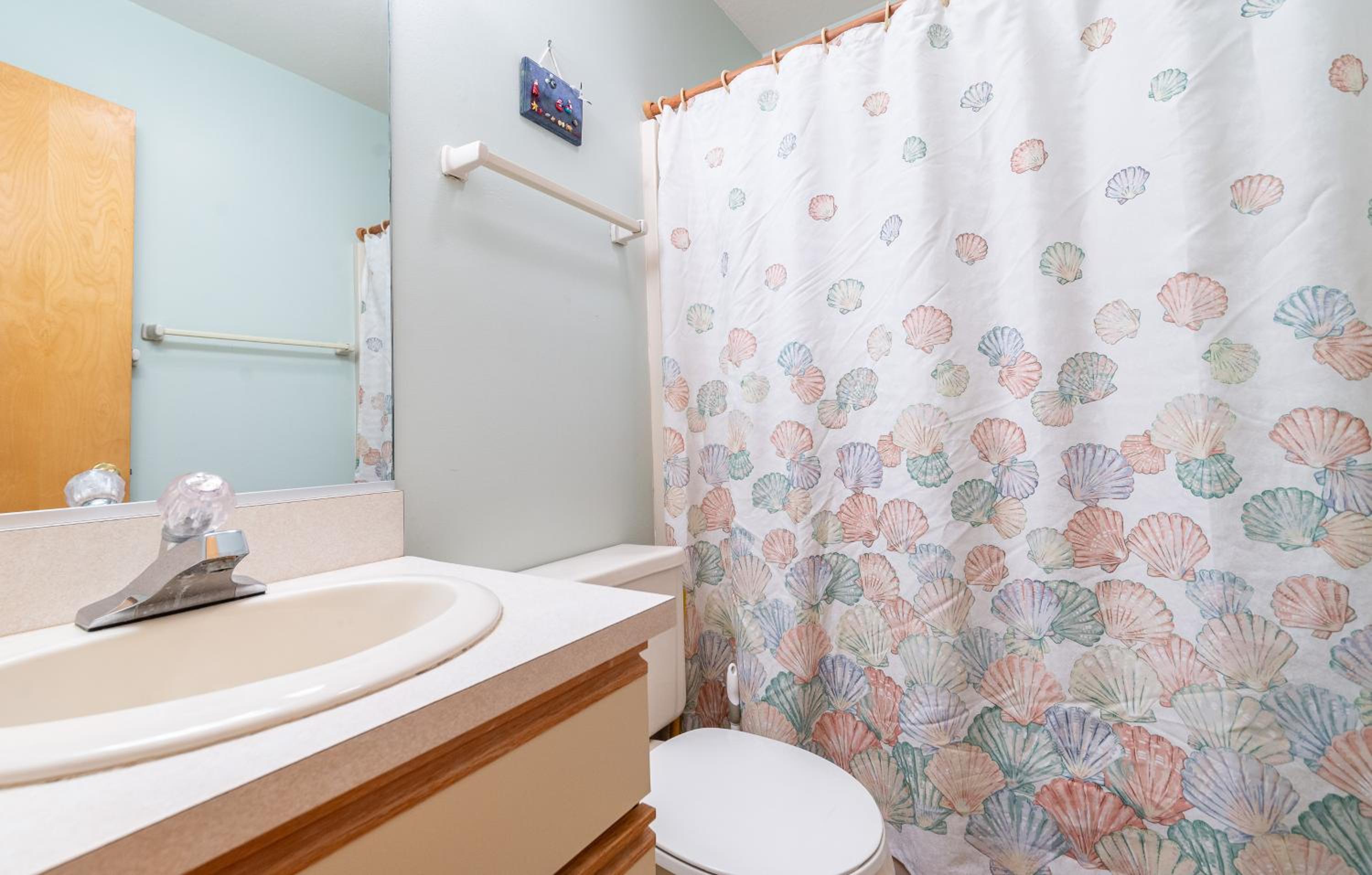 Keepsake - Corolla, Whalehead, 435 Yds to Beach, Pool w/Kiddie Pool, Hot Tub, Pets OK, Flex Stays