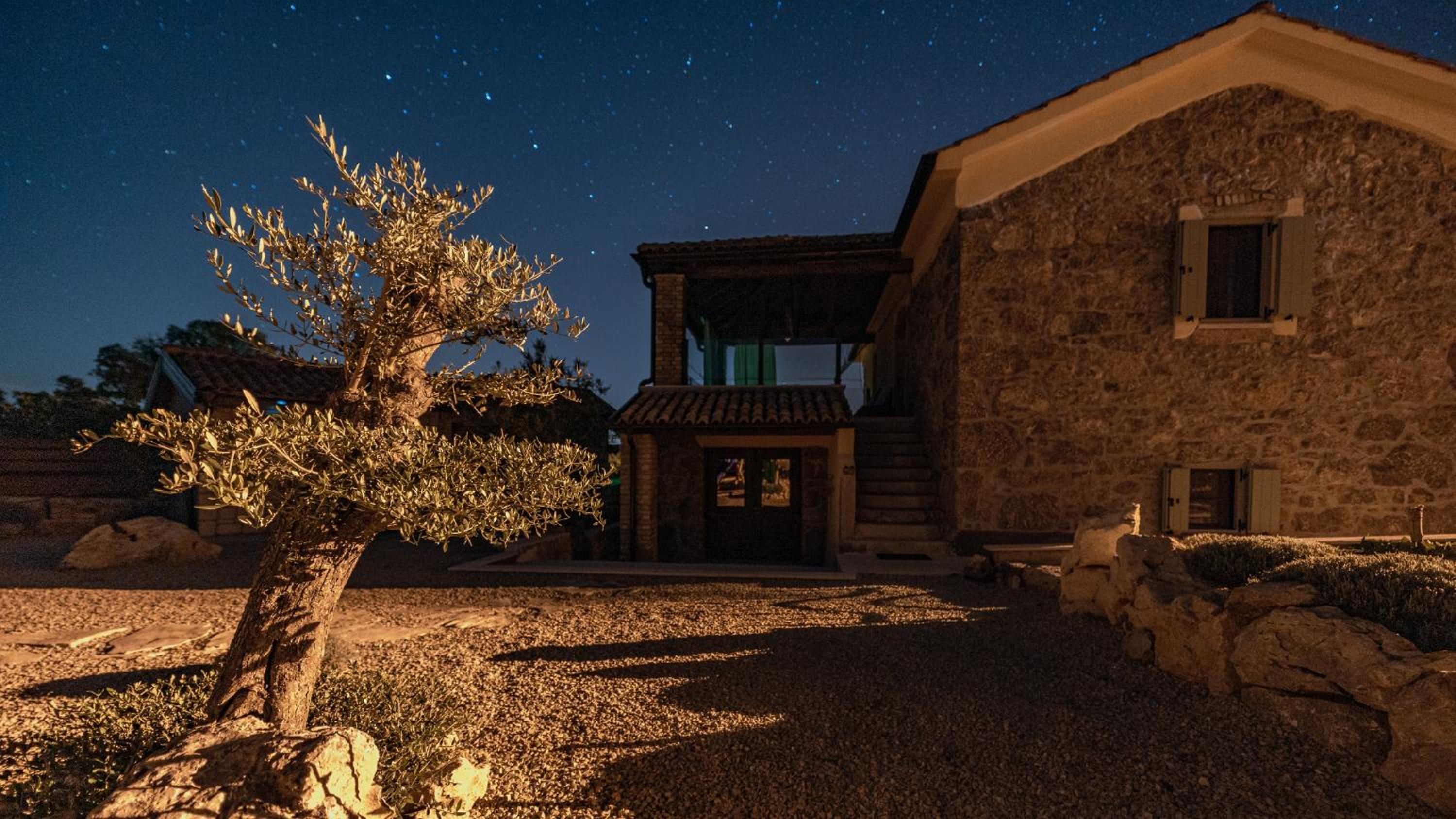 Villa Campiello heated pool view 3