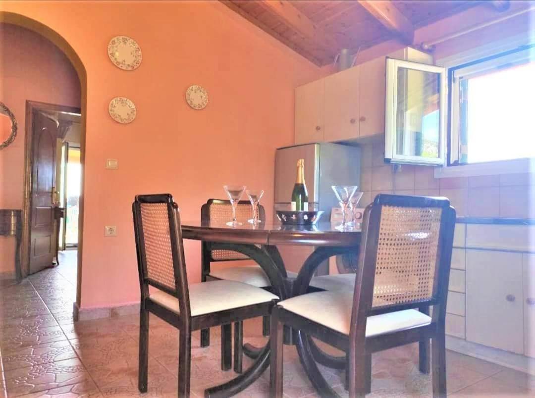 TETRAKTYS ESTATE beachside seaview 3 bedrooms Αήρ