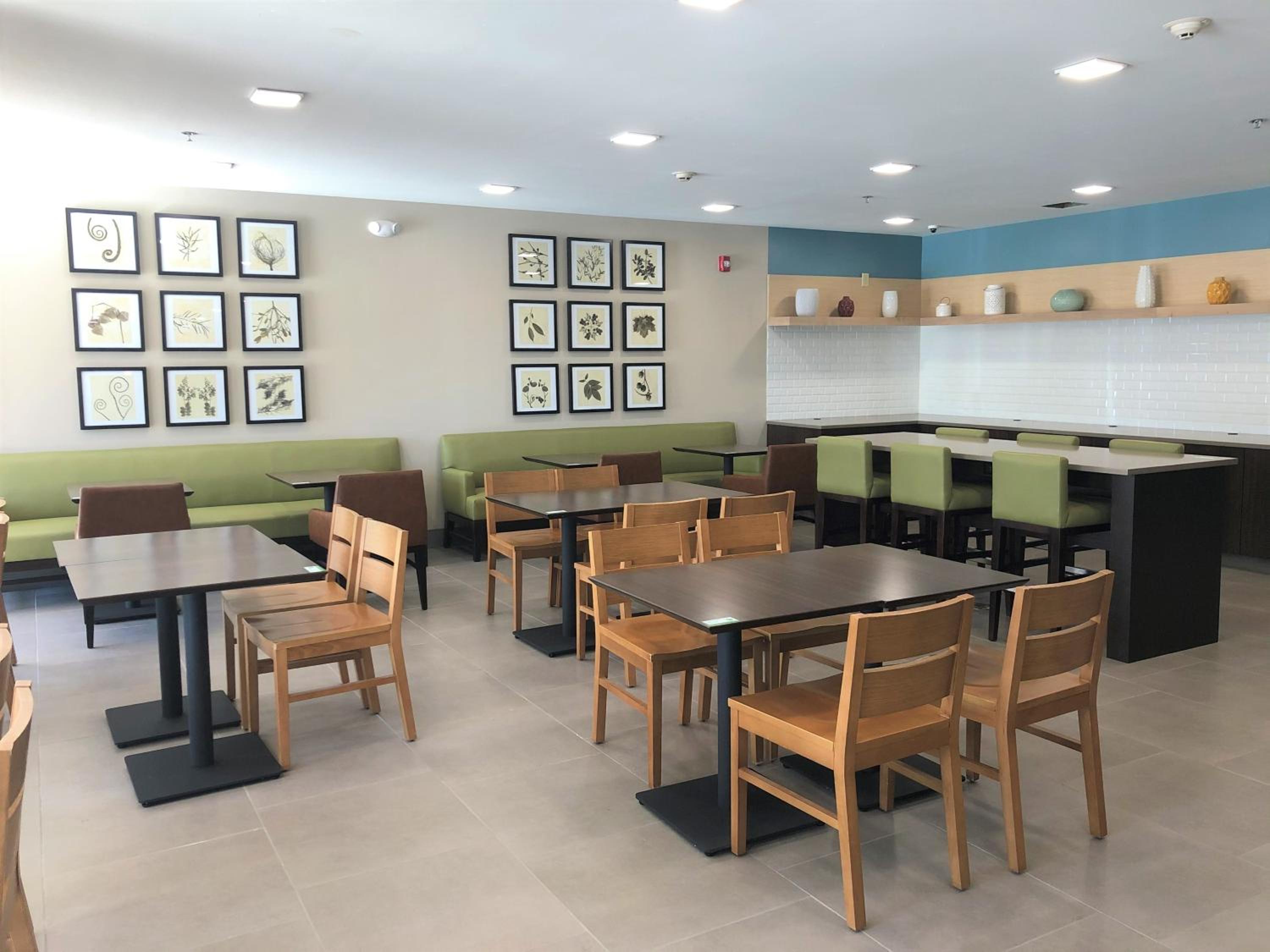 Country Inn  Suites by Radisson, Stone Mountain, GA - Property Image 11