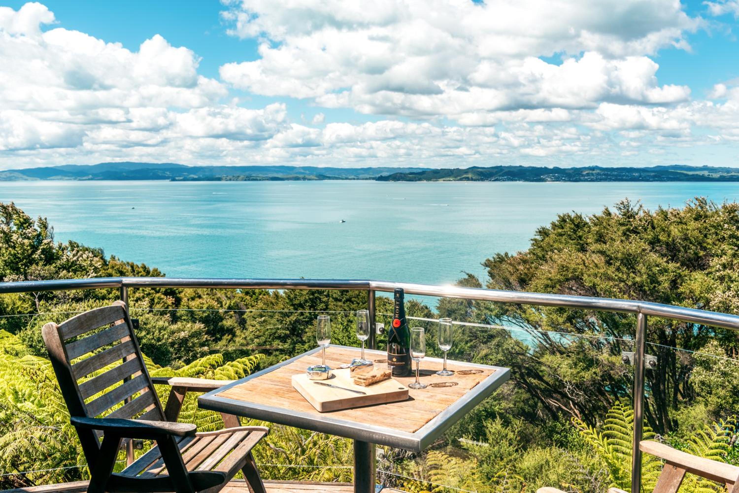 CrossTrees Chalet - Seaview - Waiheke Holiday Unit view 2