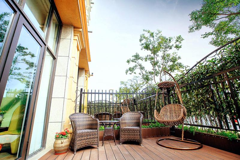 balcony