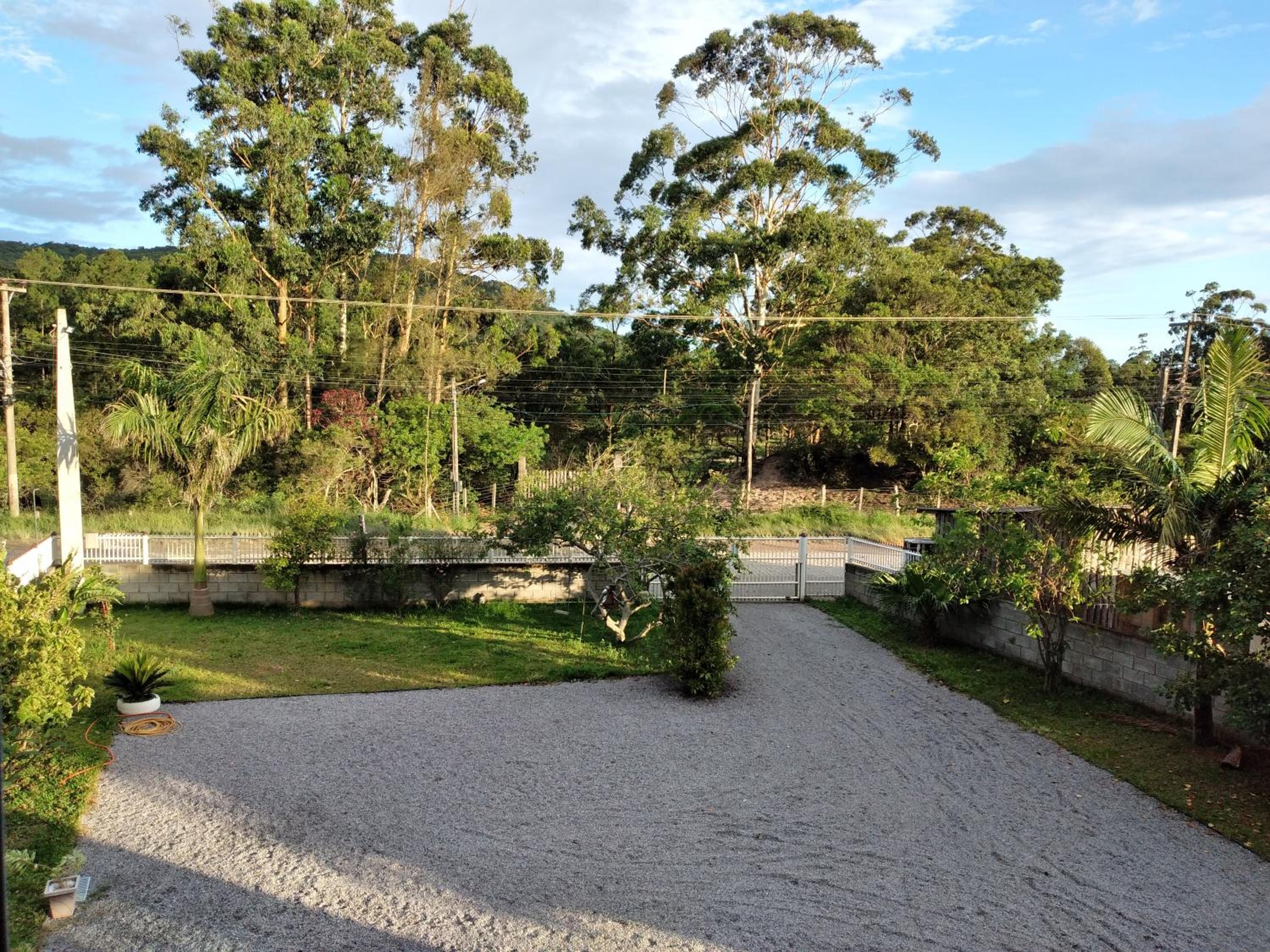 Residencial Pérola - Localizado entre a Pinheira e a Guarda do Embaú