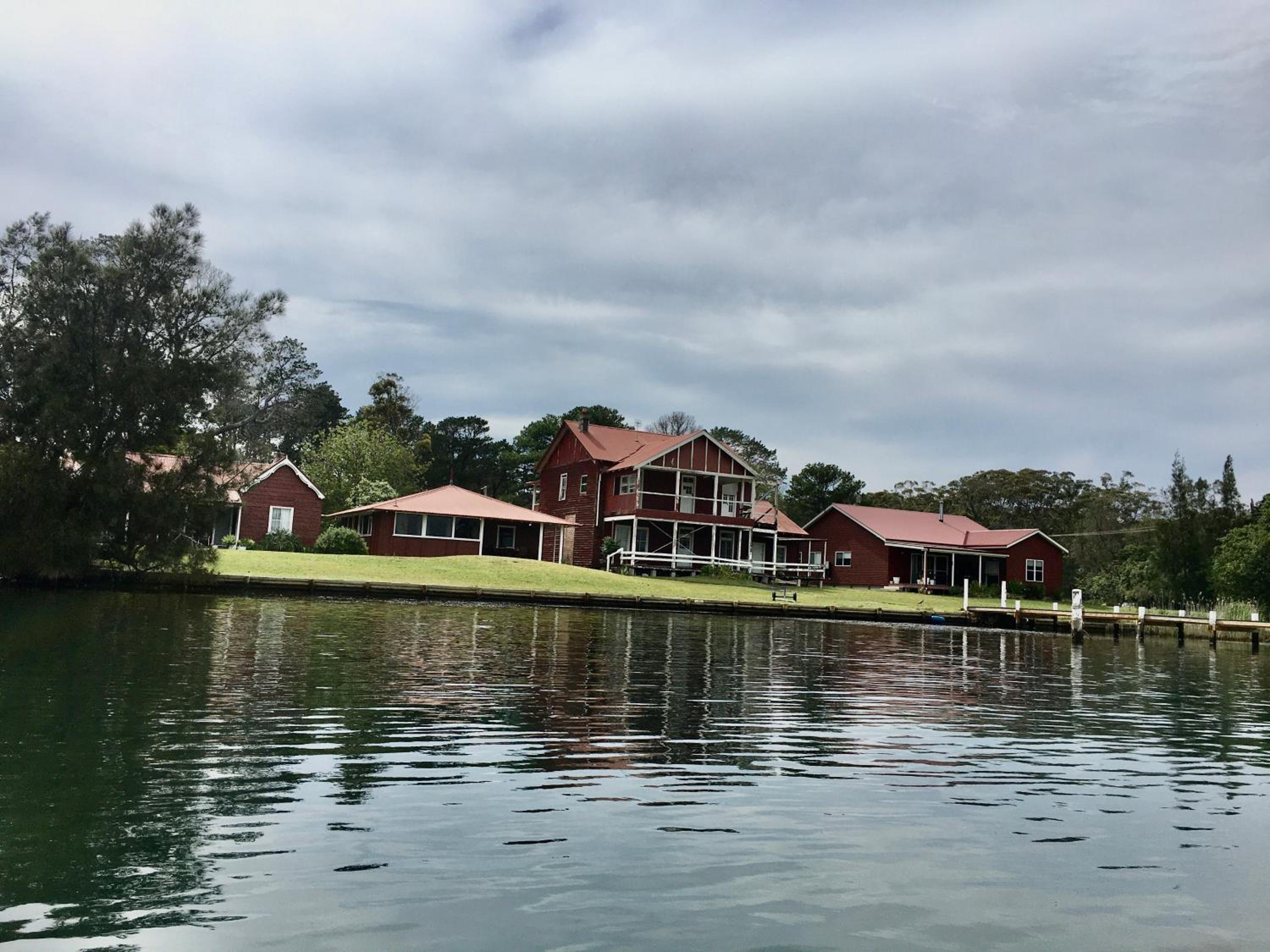Riverfront Cottage in Booderee National Park at Christians Minde